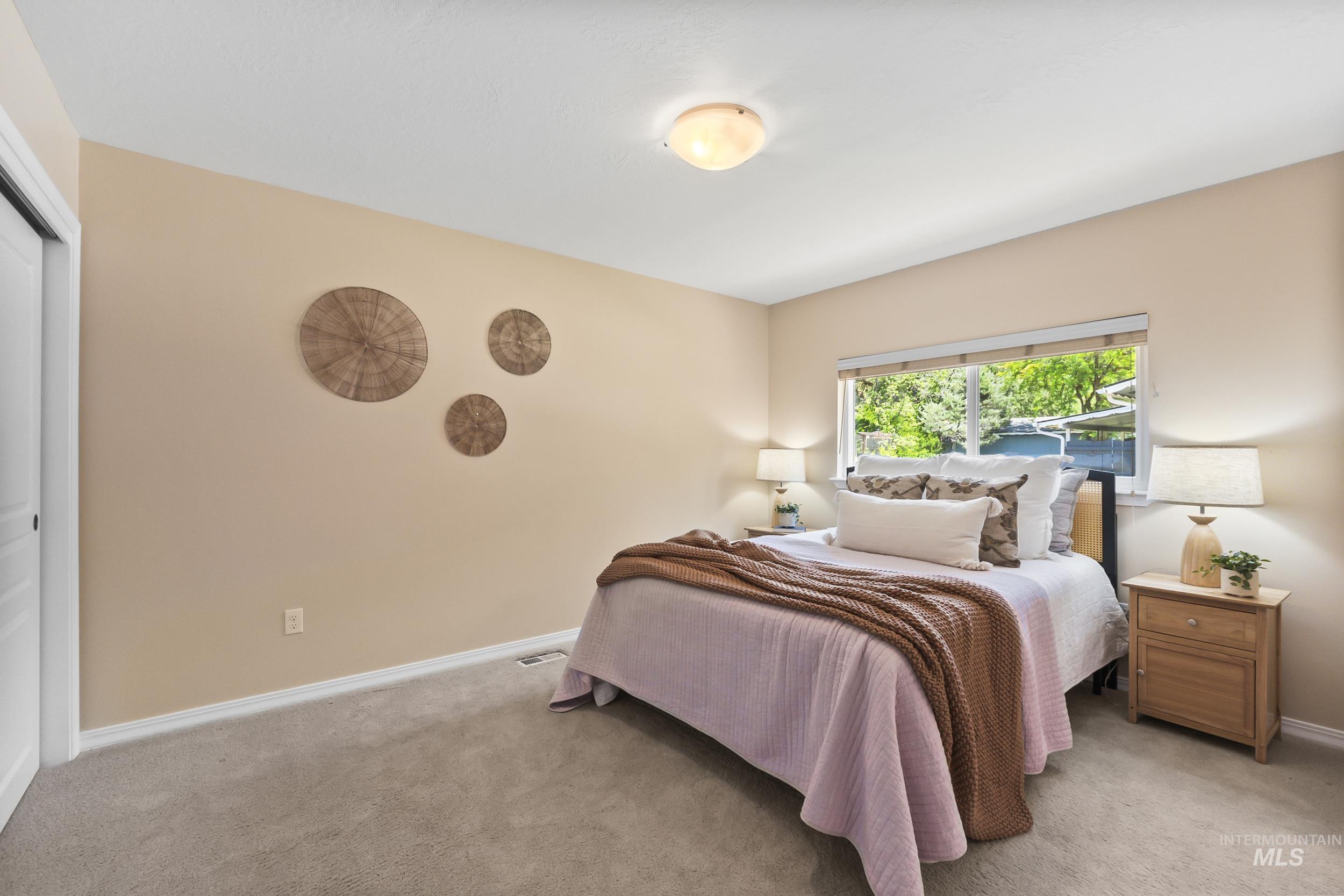 3850 W Hill Rd, Boise, Idaho 83703-4224, 3 Bedrooms, 2 Bathrooms, Residential Income For Sale, Price $699,900, 98961780