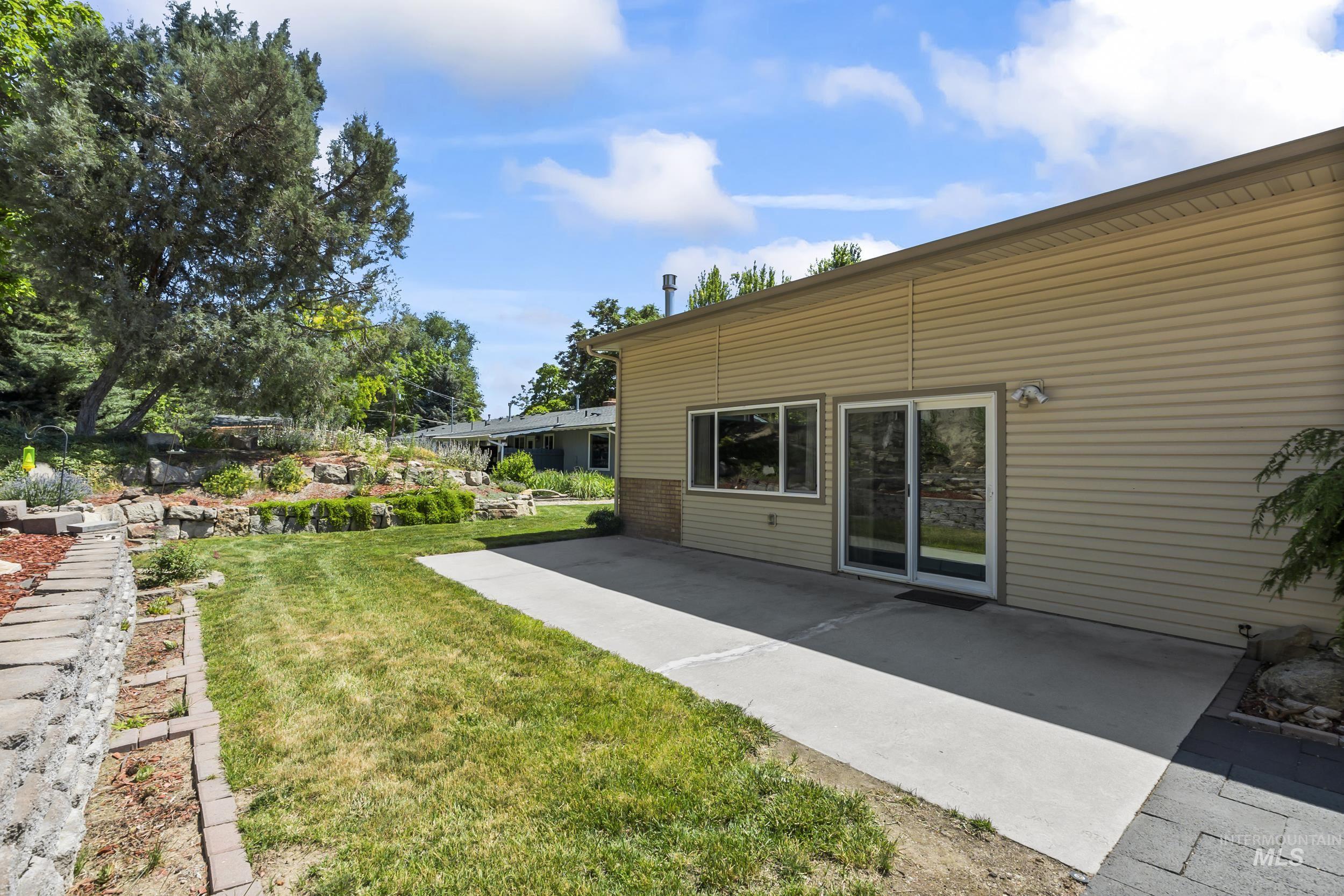 3850 W Hill Rd, Boise, Idaho 83703-4224, 3 Bedrooms, 2 Bathrooms, Residential Income For Sale, Price $699,900, 98961780