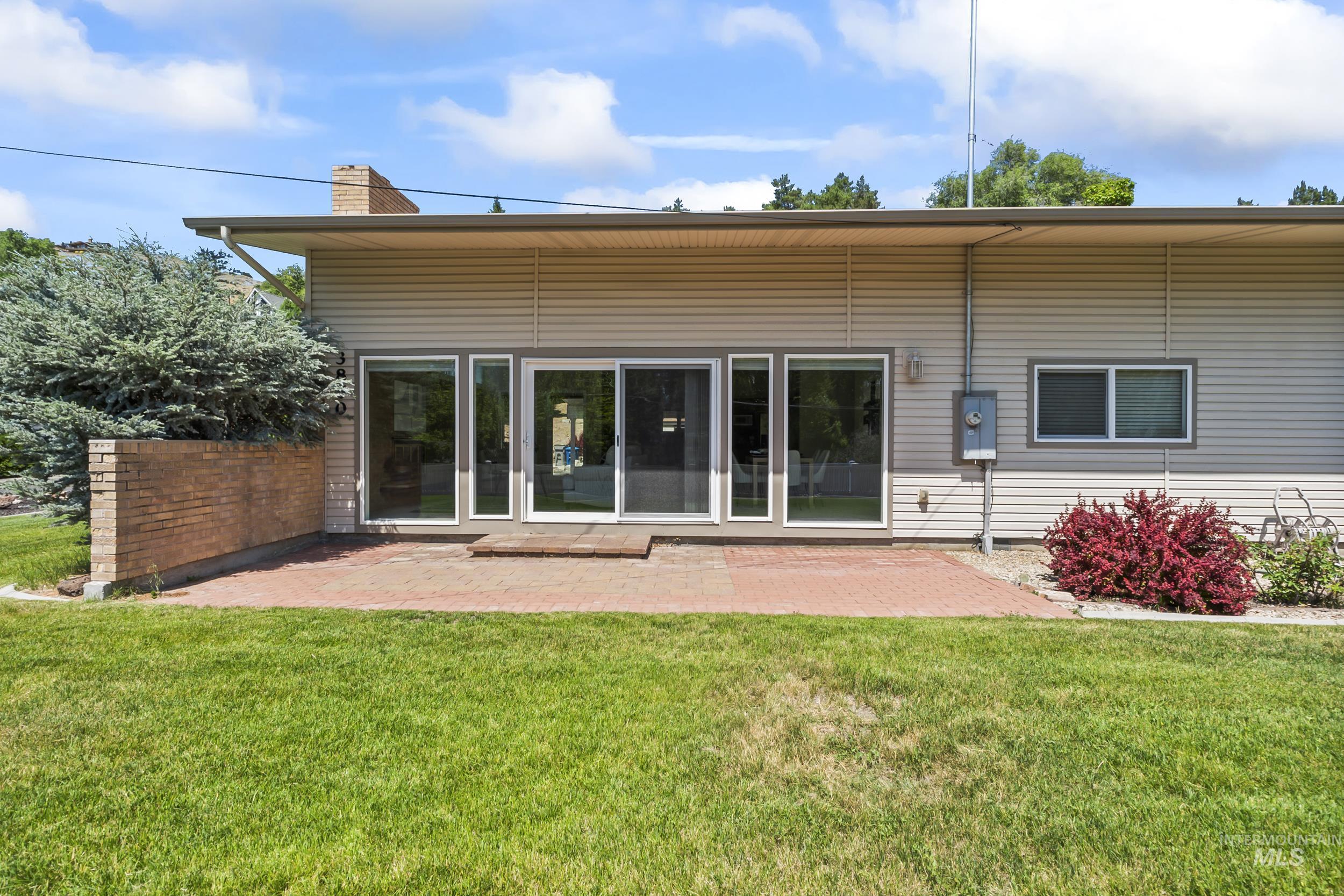 3850 W Hill Rd, Boise, Idaho 83703-4224, 3 Bedrooms, 2 Bathrooms, Residential Income For Sale, Price $699,900, 98961780