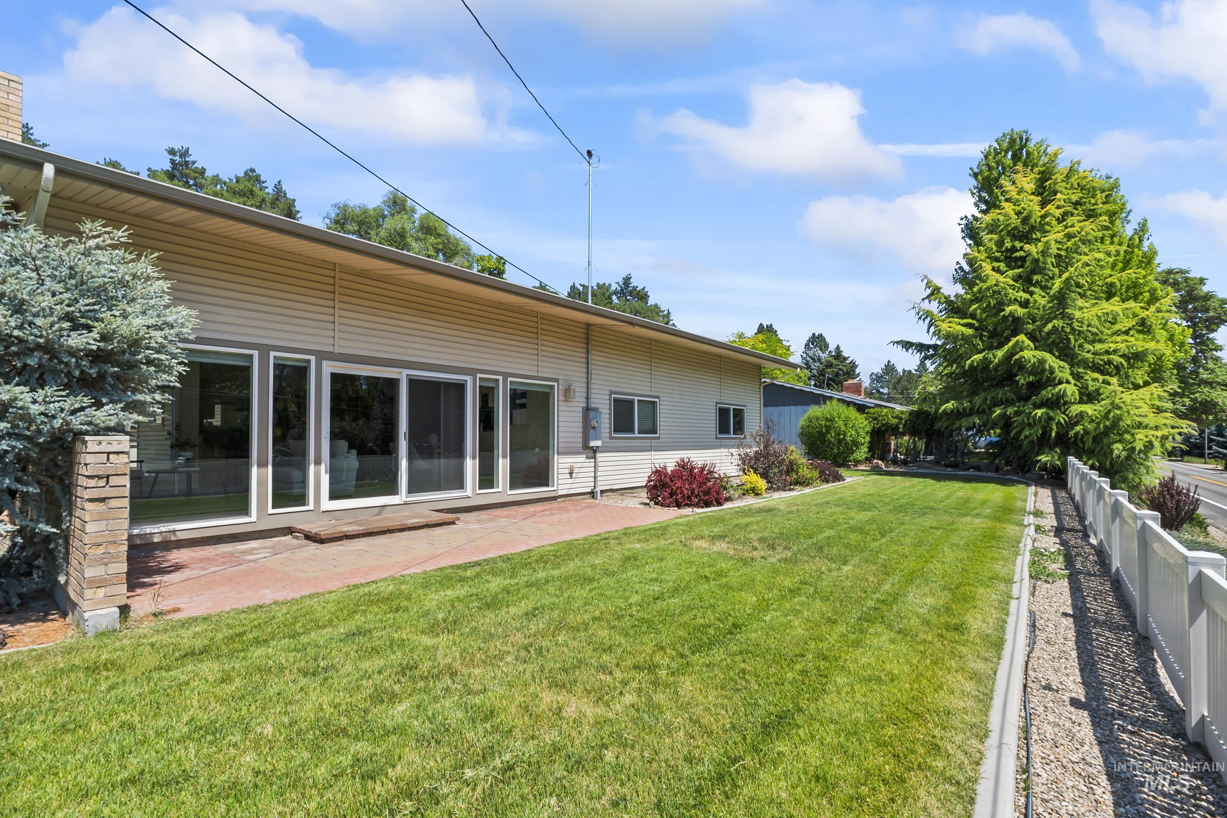 3850 W Hill Rd, Boise, Idaho 83703-4224, 3 Bedrooms, 2 Bathrooms, Residential Income For Sale, Price $699,900, 98961780