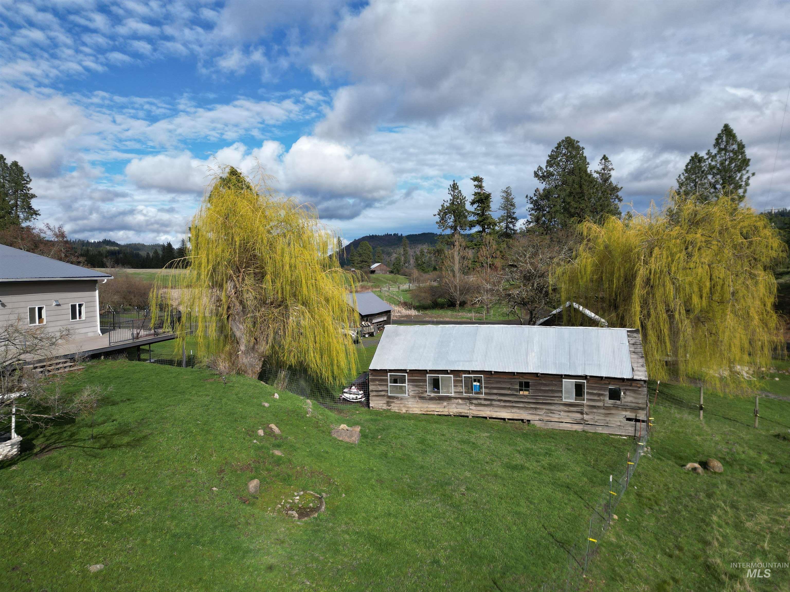 View from above of property featuring mountains