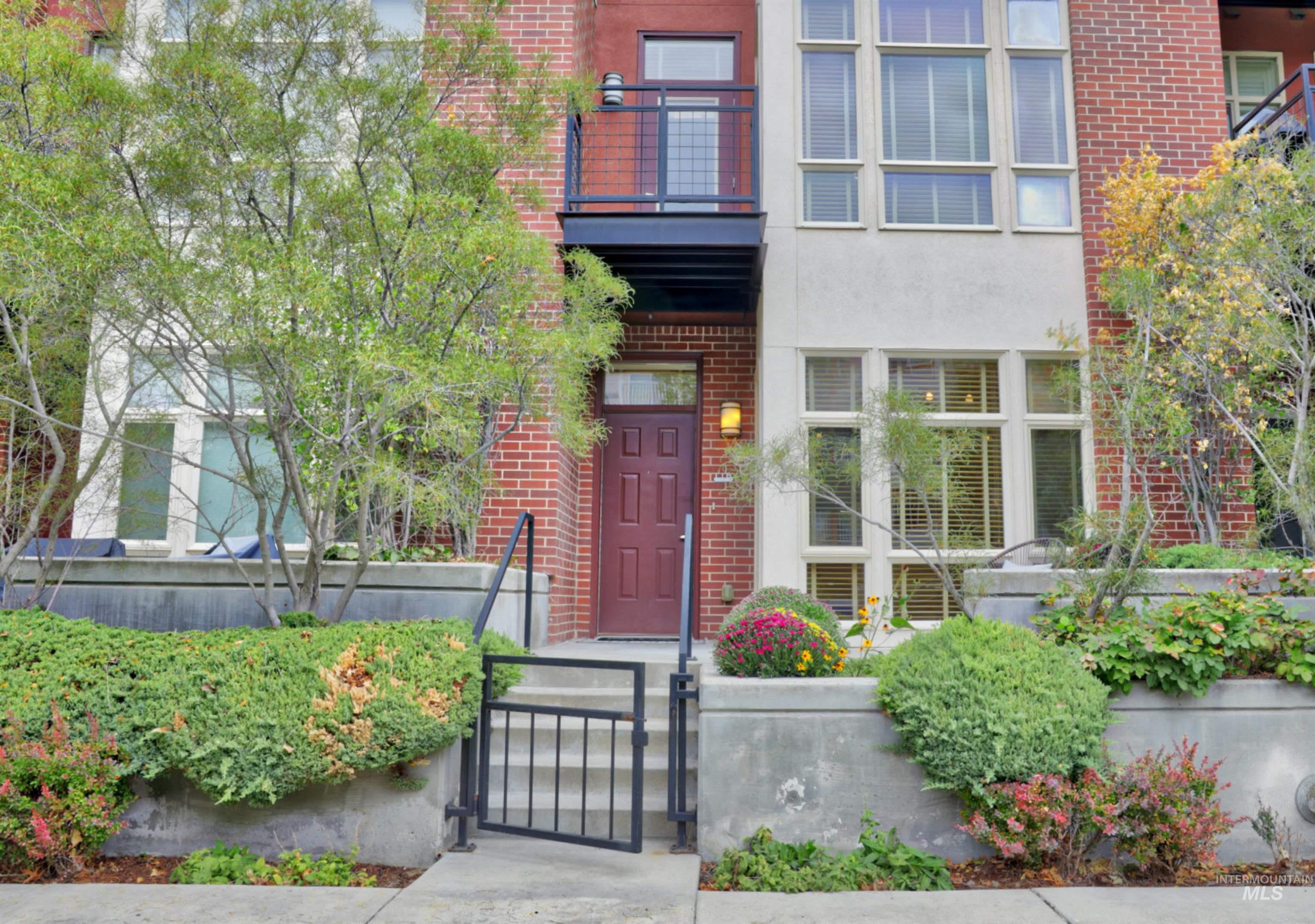 412 S 13th Street, Boise, Idaho 83702-5082, 1 Bedroom, 1.5 Bathrooms, Residential For Sale, Price $474,400, 98961823