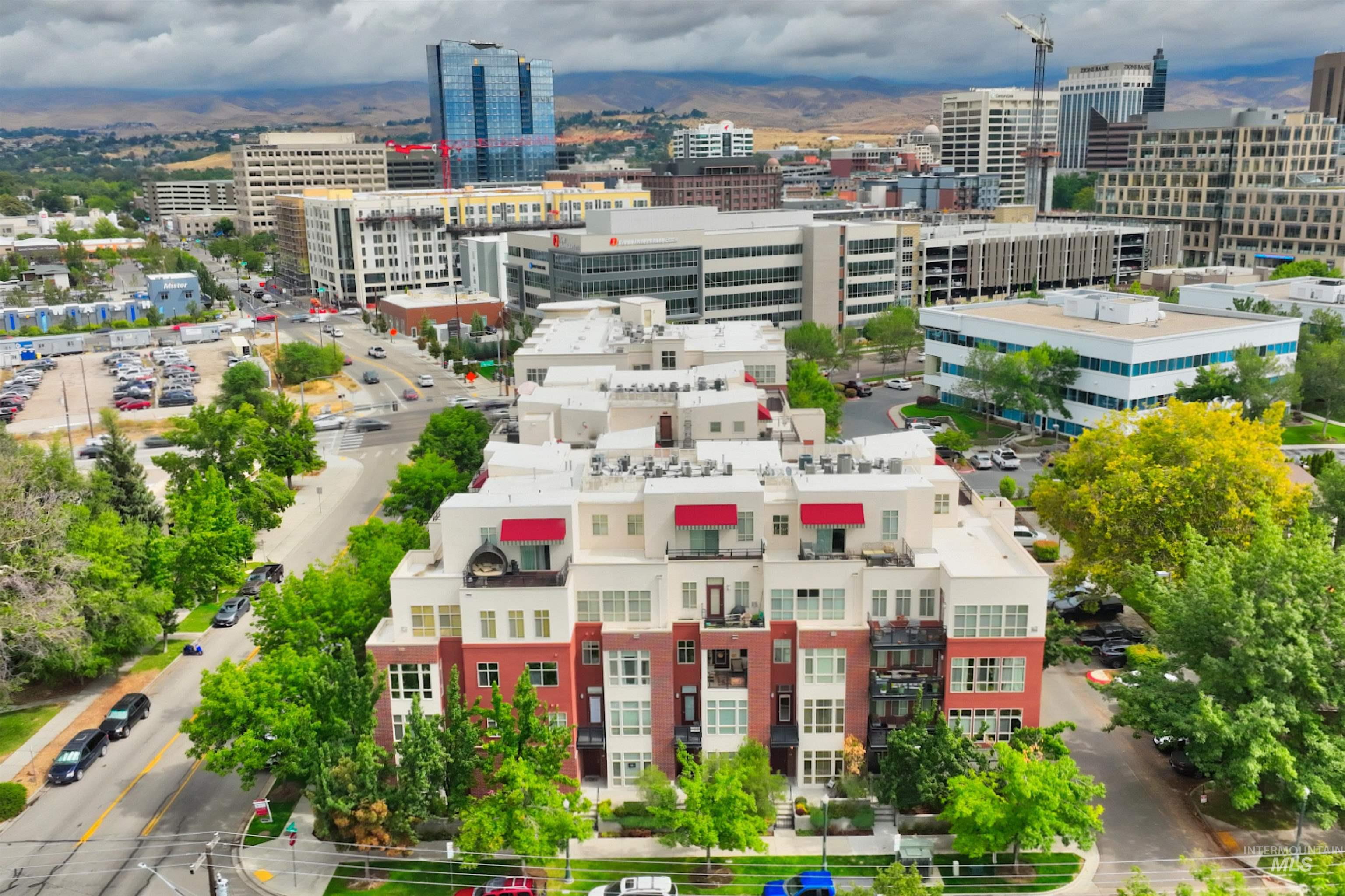 412 S 13th Street, Boise, Idaho 83702-5082, 1 Bedroom, 1.5 Bathrooms, Residential For Sale, Price $474,400, 98961823