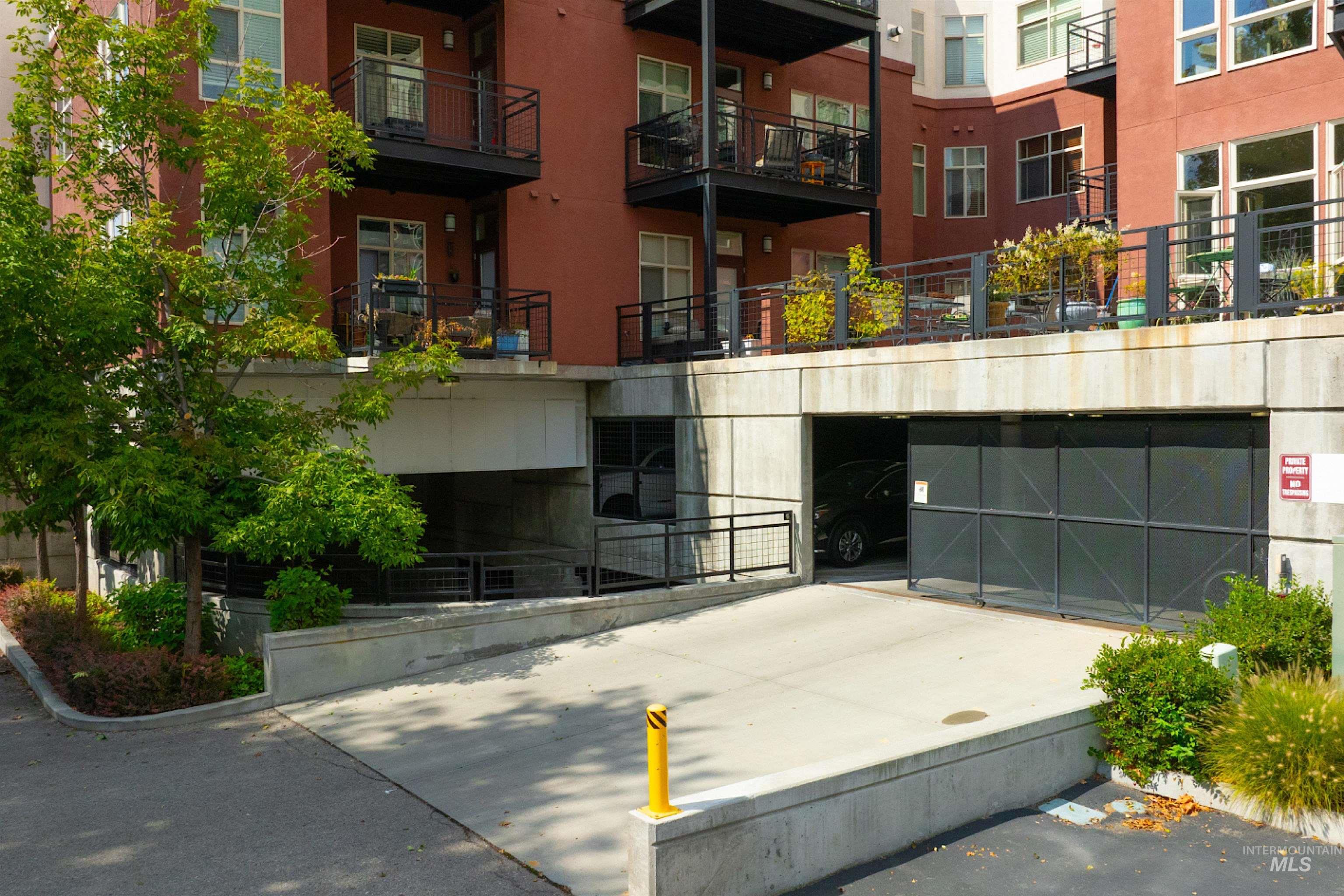 412 S 13th Street, Boise, Idaho 83702-5082, 1 Bedroom, 1.5 Bathrooms, Residential For Sale, Price $474,400, 98961823