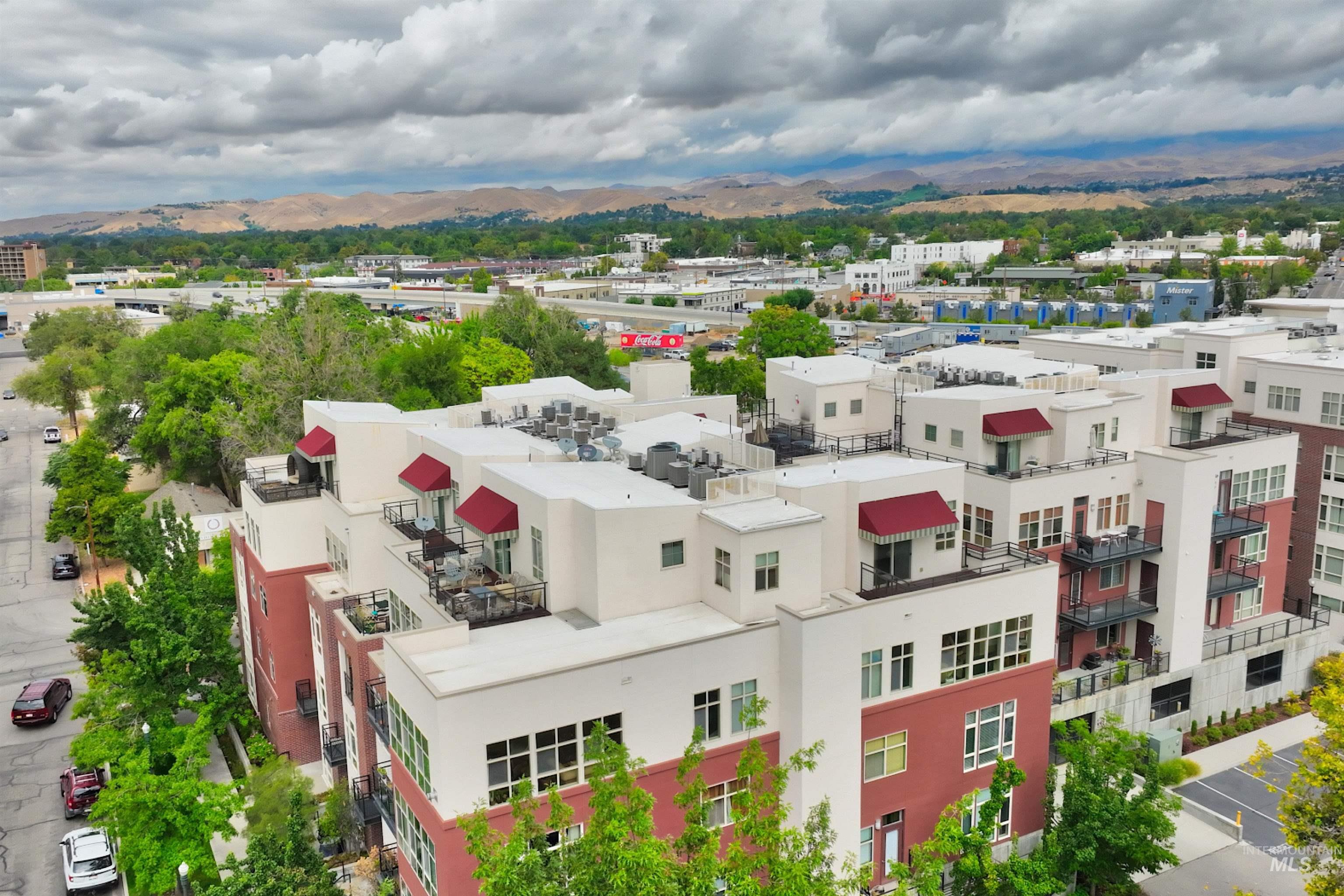 412 S 13th Street, Boise, Idaho 83702-5082, 1 Bedroom, 1.5 Bathrooms, Residential For Sale, Price $474,400, 98961823