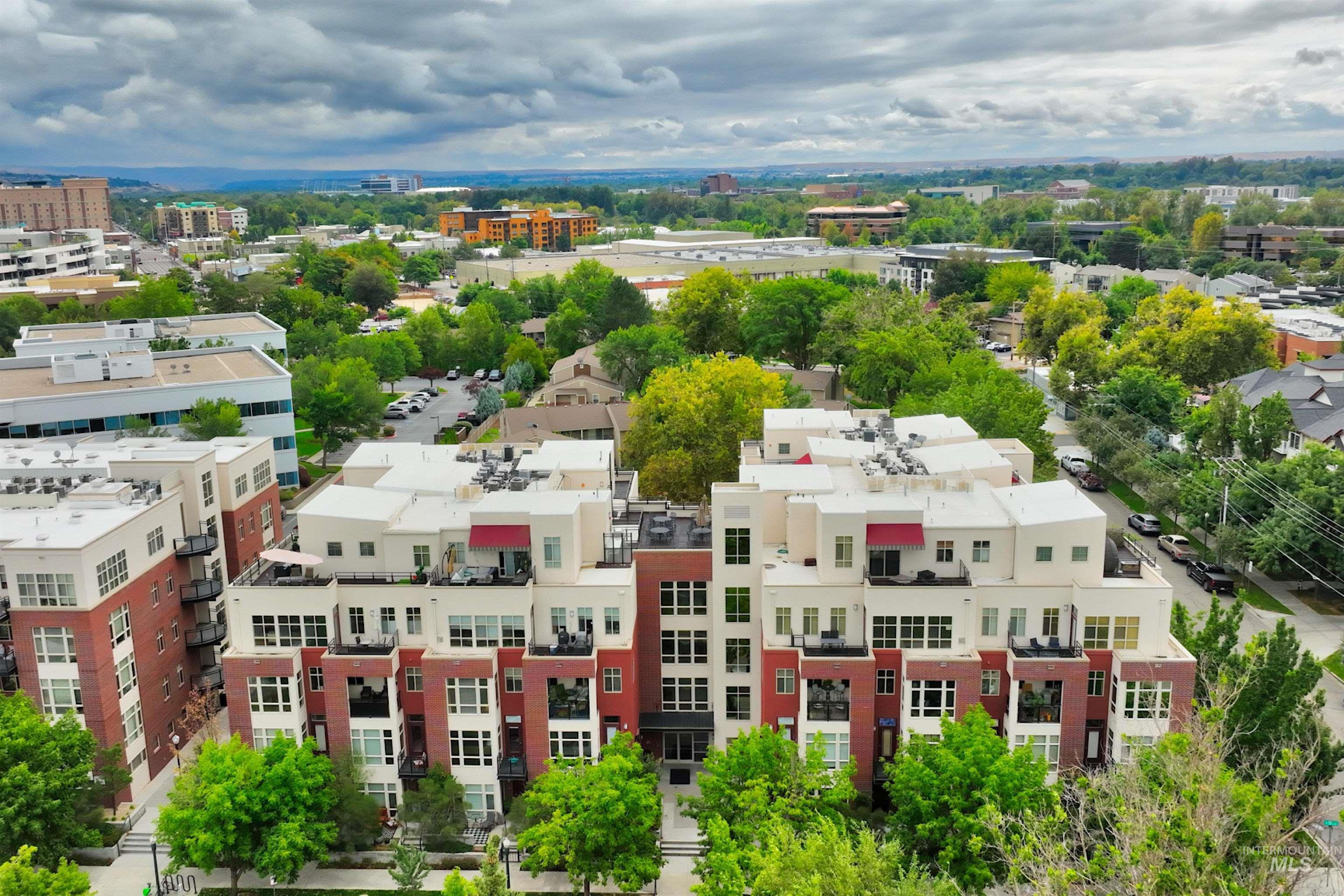 412 S 13th Street, Boise, Idaho 83702-5082, 1 Bedroom, 1.5 Bathrooms, Residential For Sale, Price $474,400, 98961823