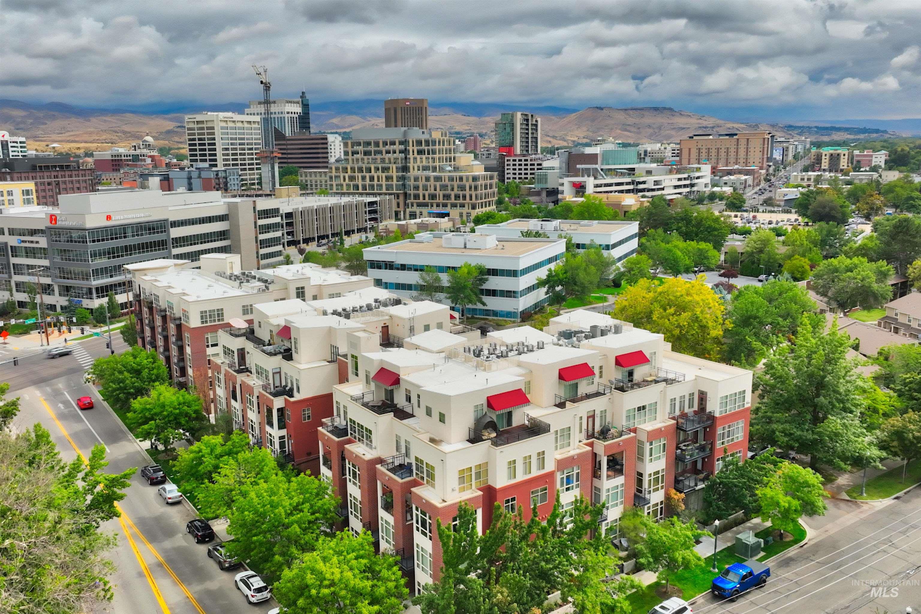 412 S 13th Street, Boise, Idaho 83702-5082, 1 Bedroom, 1.5 Bathrooms, Residential For Sale, Price $474,400, 98961823