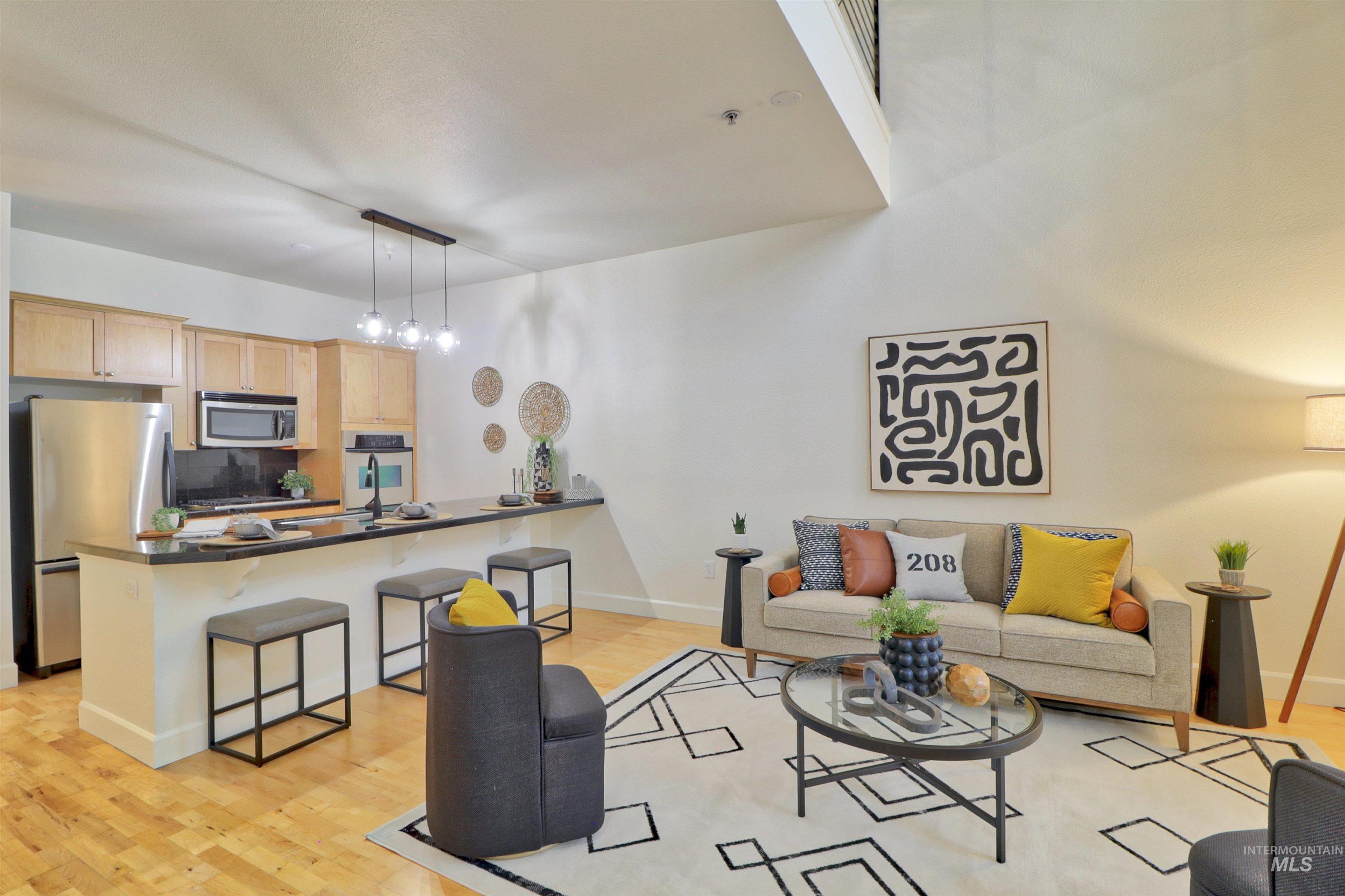 412 S 13th Street, Boise, Idaho 83702-5082, 1 Bedroom, 1.5 Bathrooms, Residential For Sale, Price $474,400, 98961823