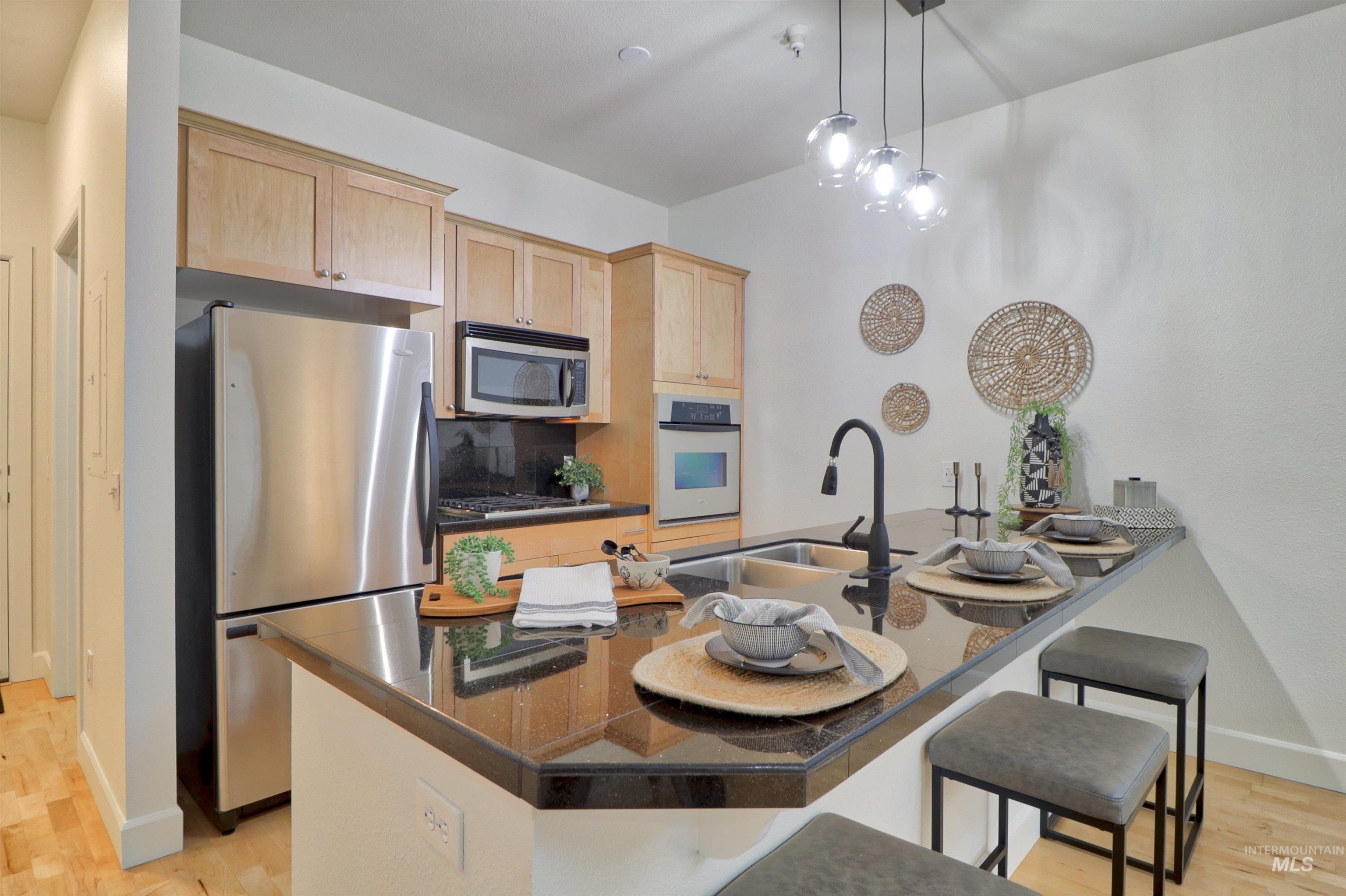 412 S 13th Street, Boise, Idaho 83702-5082, 1 Bedroom, 1.5 Bathrooms, Residential For Sale, Price $474,400, 98961823
