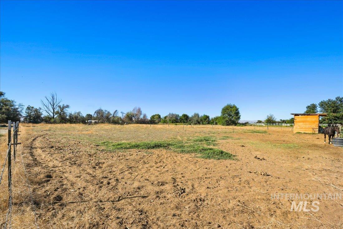 26197 Reed Ln, Wilder, Idaho 83676-5705, 2 Bedrooms, 1 Bathroom, Residential For Sale, Price $455,000, 98961828