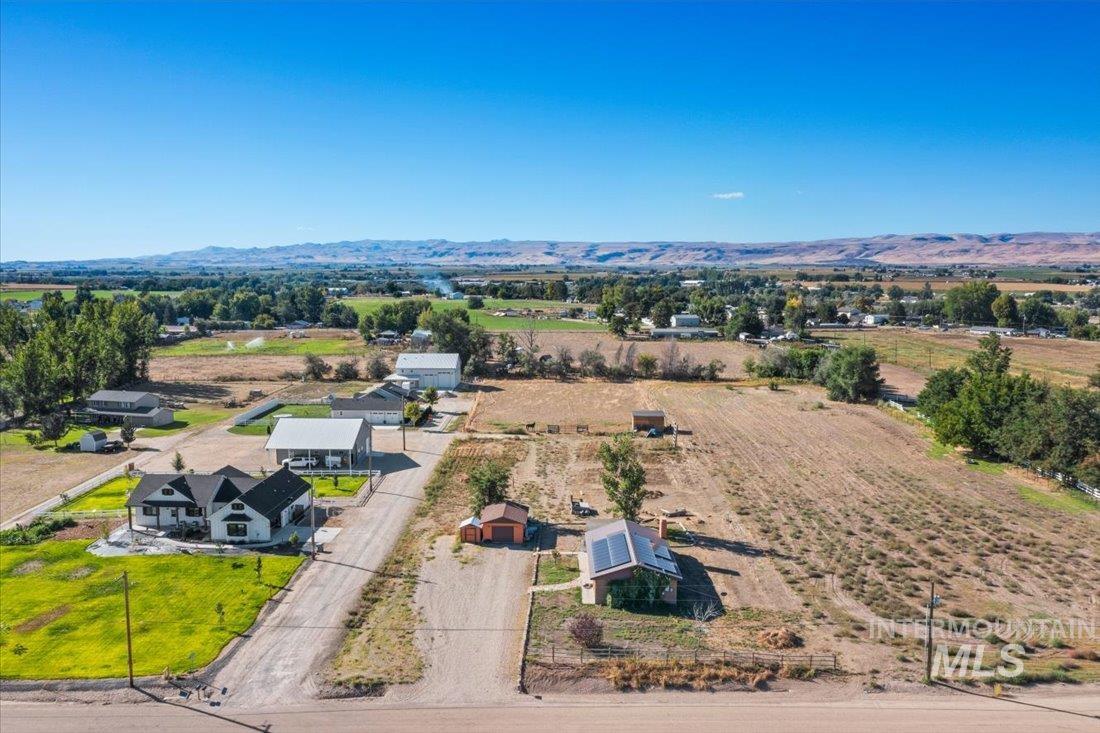 26197 Reed Ln, Wilder, Idaho 83676-5705, 2 Bedrooms, 1 Bathroom, Residential For Sale, Price $455,000, 98961828