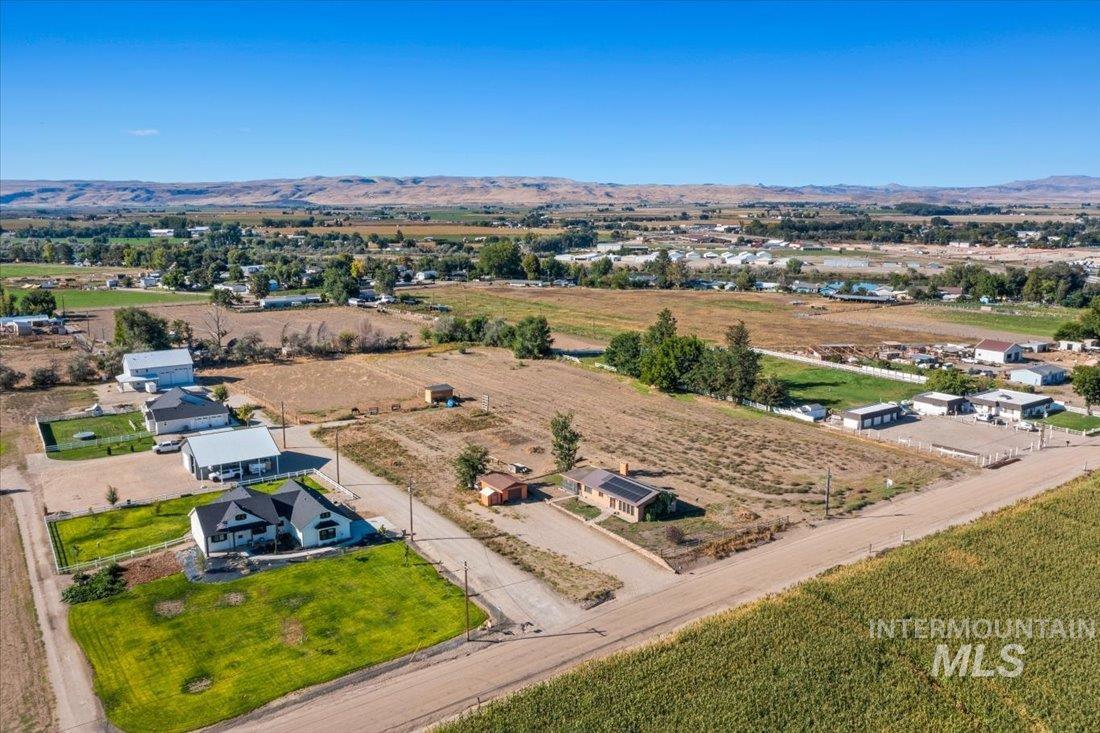 26197 Reed Ln, Wilder, Idaho 83676-5705, 2 Bedrooms, 1 Bathroom, Residential For Sale, Price $455,000, 98961828