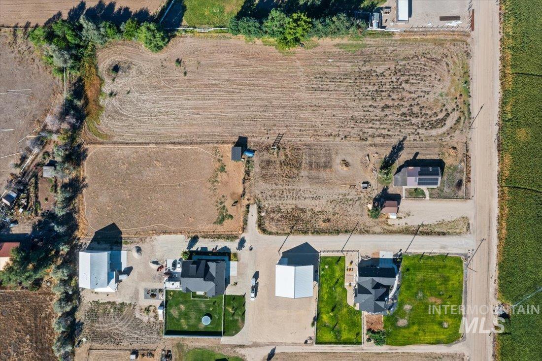 26197 Reed Ln, Wilder, Idaho 83676-5705, 2 Bedrooms, 1 Bathroom, Residential For Sale, Price $455,000, 98961828