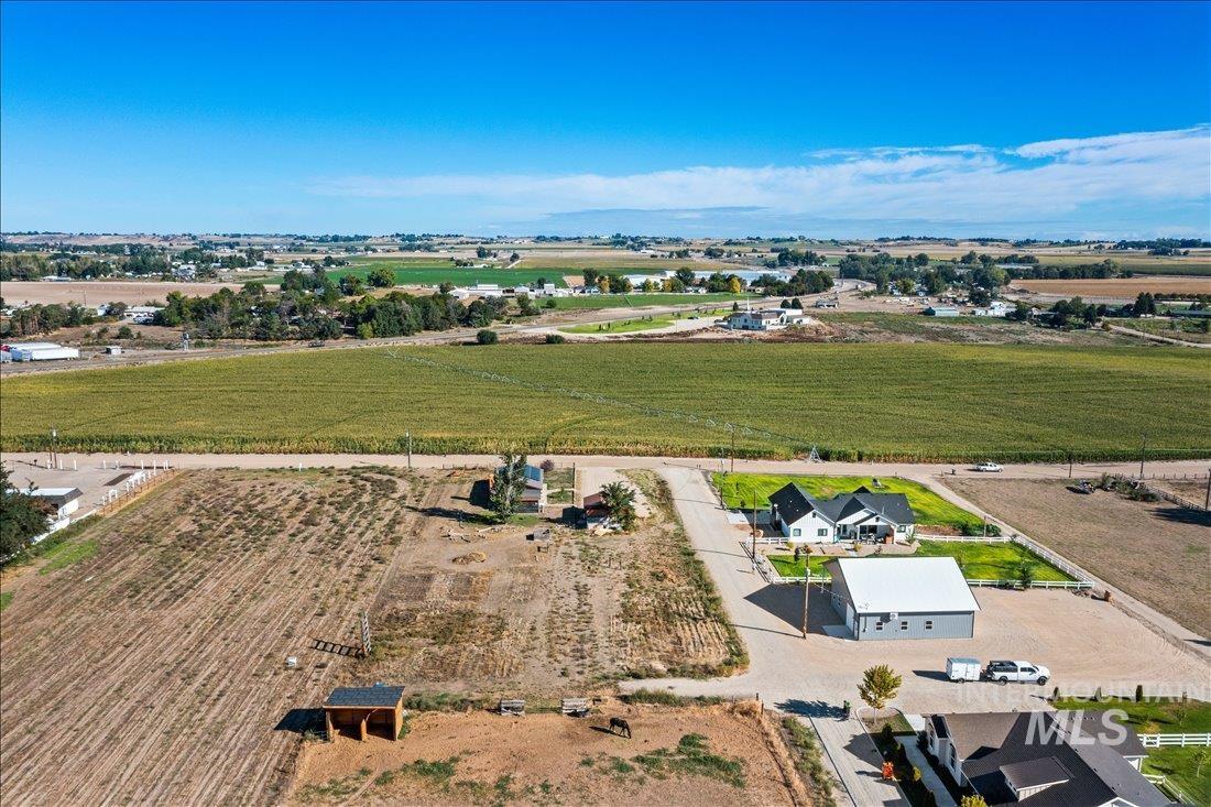 26197 Reed Ln, Wilder, Idaho 83676-5705, 2 Bedrooms, 1 Bathroom, Residential For Sale, Price $455,000, 98961828