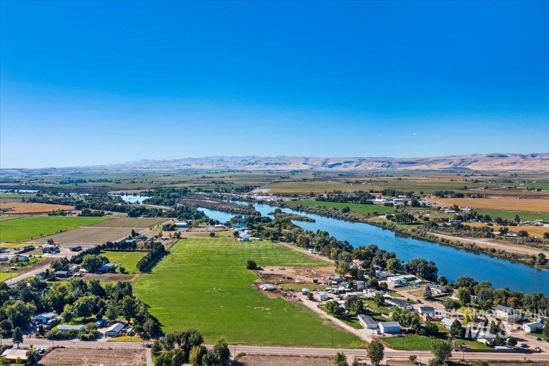 26197 Reed Ln, Wilder, Idaho 83676-5705, 2 Bedrooms, 1 Bathroom, Residential For Sale, Price $455,000, 98961828
