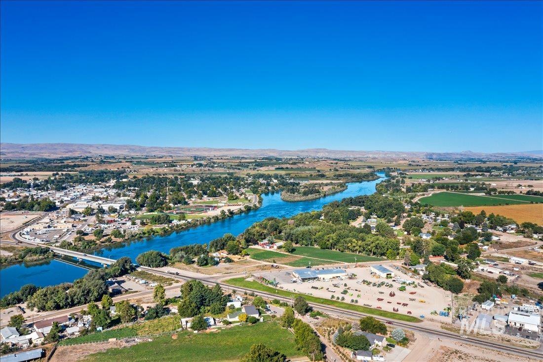 26197 Reed Ln, Wilder, Idaho 83676-5705, 2 Bedrooms, 1 Bathroom, Residential For Sale, Price $455,000, 98961828