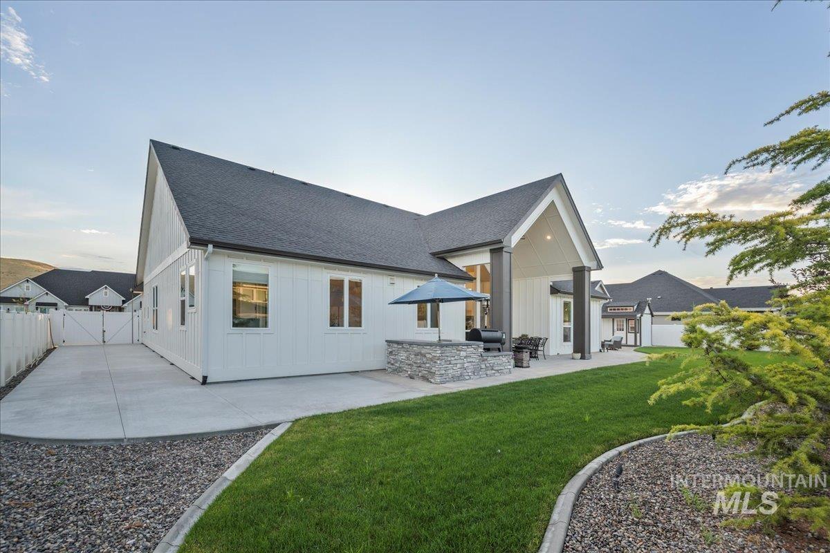 8101 W Mirror Pond Dr, Boise, Idaho 83714, 4 Bedrooms, 3.5 Bathrooms, Residential For Sale, Price $1,379,000, 98961832