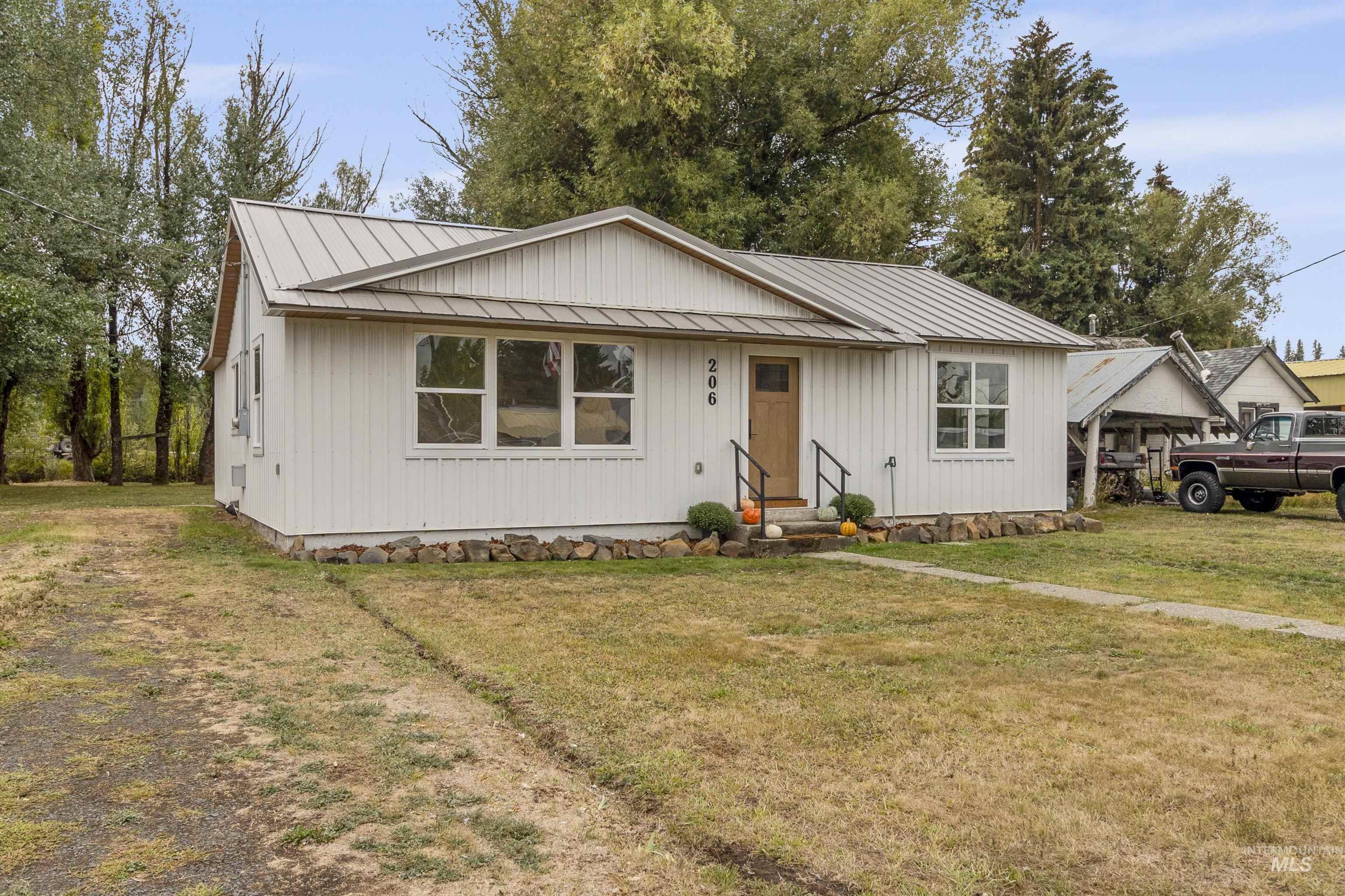 206 Spruce Street, Bovill, Idaho 83806, 2 Bedrooms, 1 Bathroom, Residential For Sale, Price $320,000, 98961834