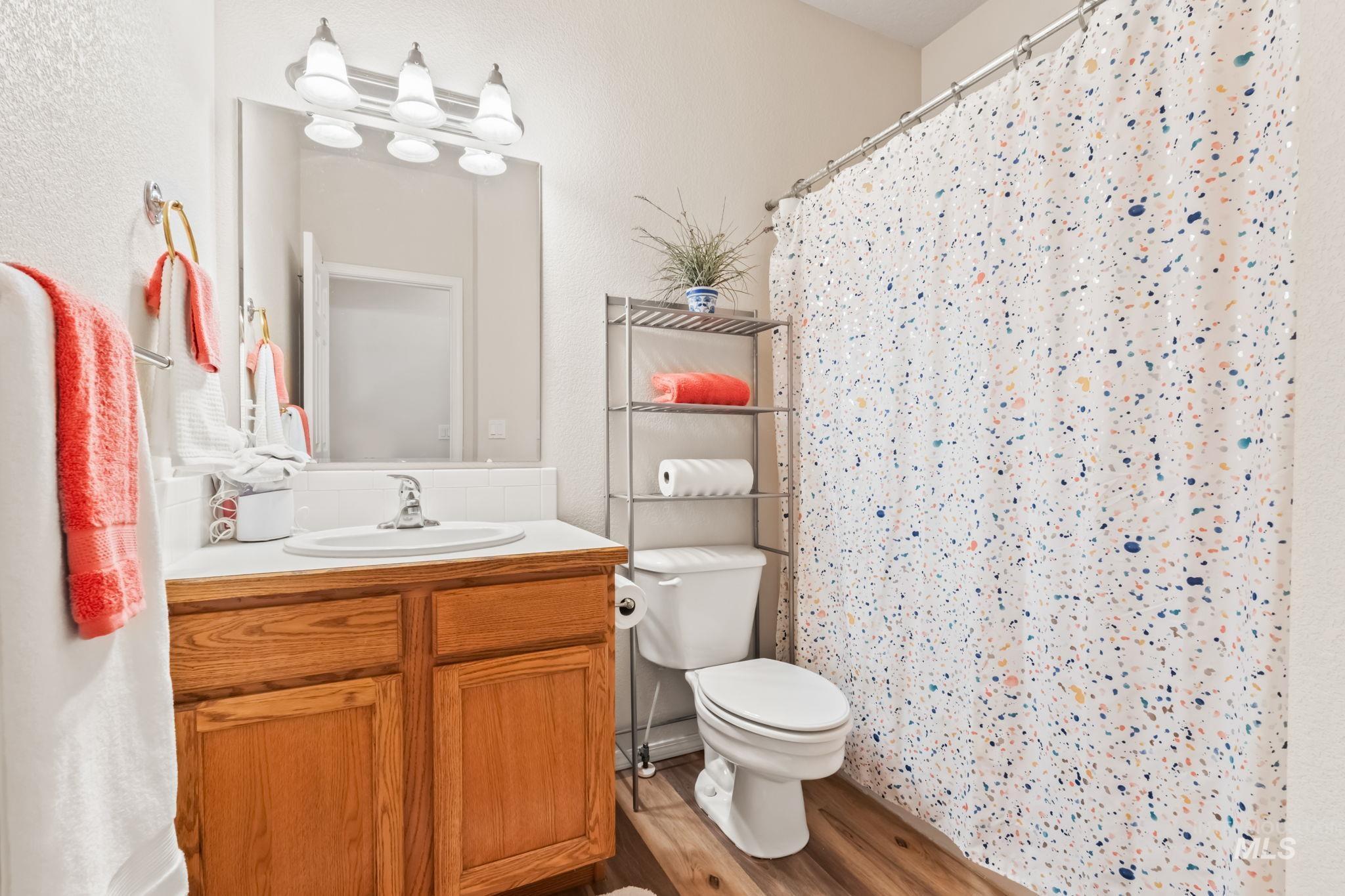 6899 E Greens Drive, Nampa, Idaho 83687-9427, 3 Bedrooms, 2 Bathrooms, Residential For Sale, Price $415,000, 98961841