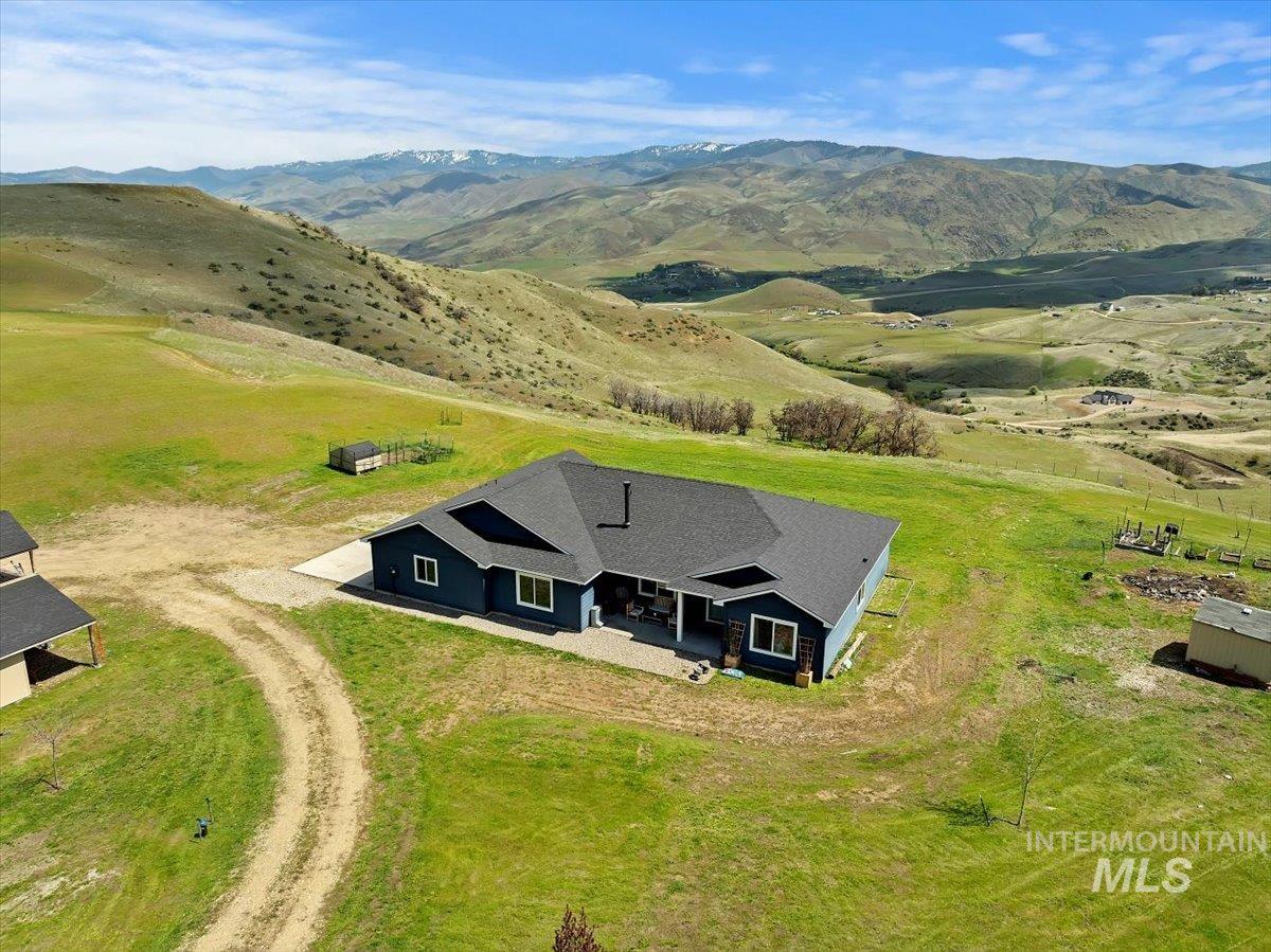 34 Deirdre Dr, Horseshoe Bend, Idaho 83629, 4 Bedrooms, 2.5 Bathrooms, Residential For Sale, Price $1,380,000, 98961849