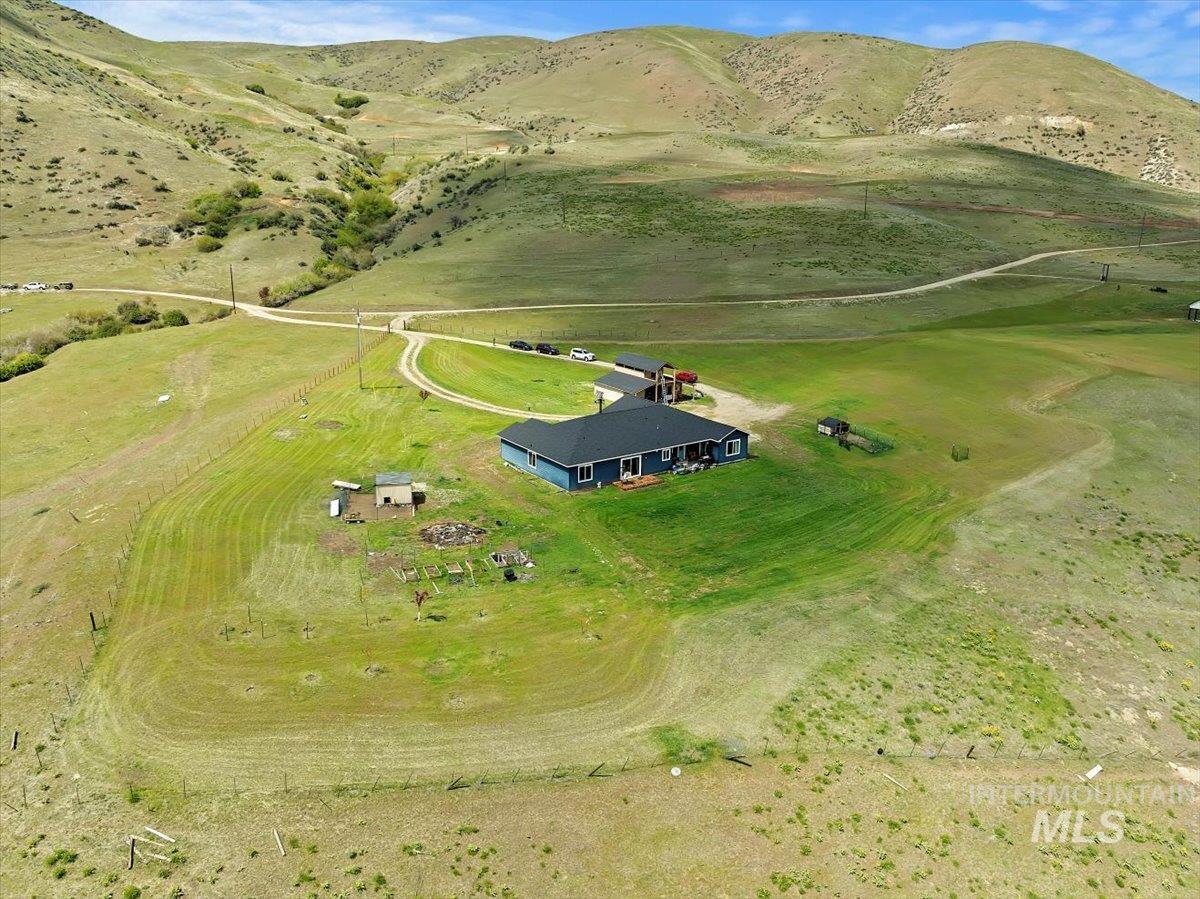 34 Deirdre Dr, Horseshoe Bend, Idaho 83629, 4 Bedrooms, 2.5 Bathrooms, Residential For Sale, Price $1,380,000, 98961849