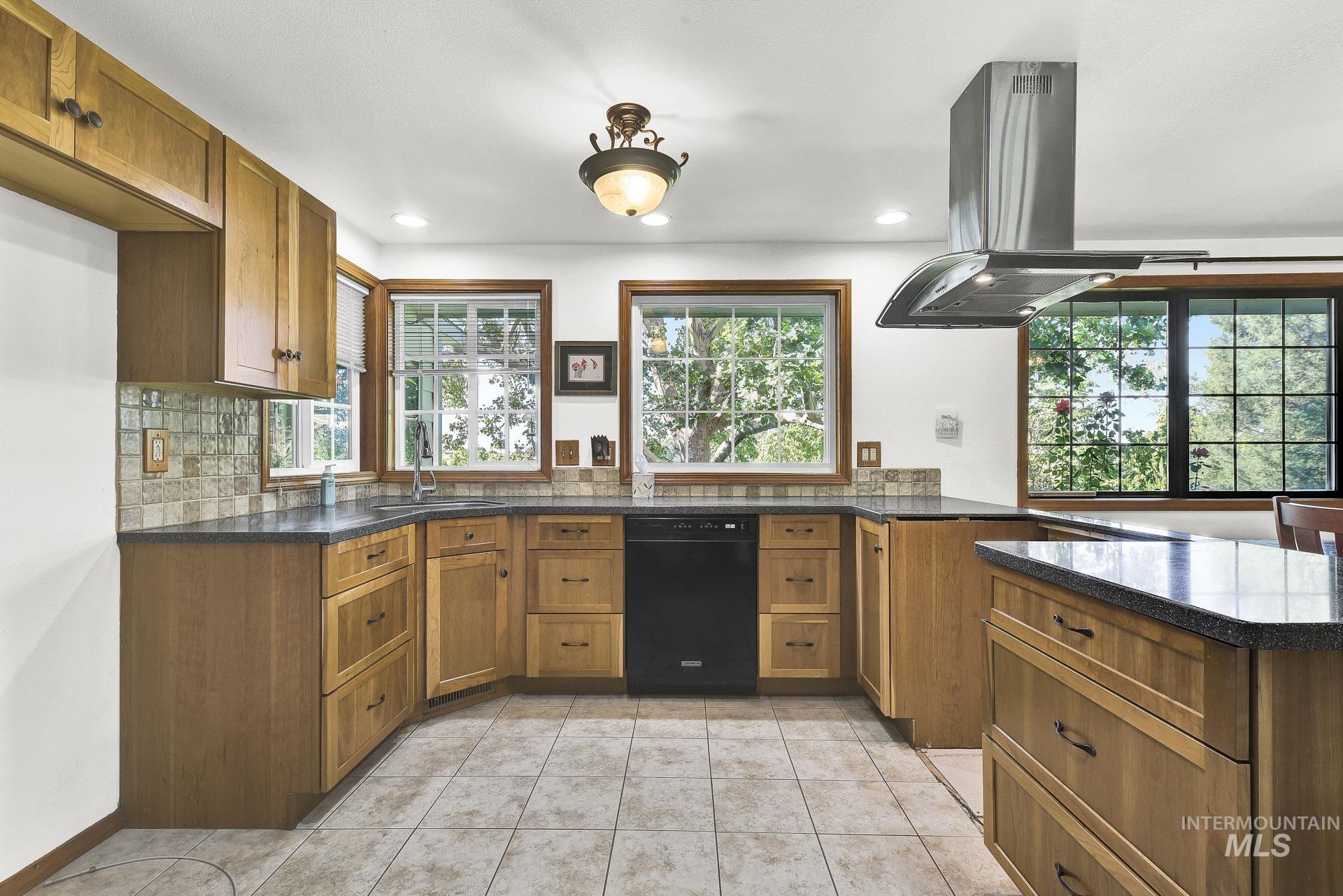 3461 W Davis, Meridian, Idaho 83642, 3 Bedrooms, 2.5 Bathrooms, Residential For Sale, Price $665,000, 98961851