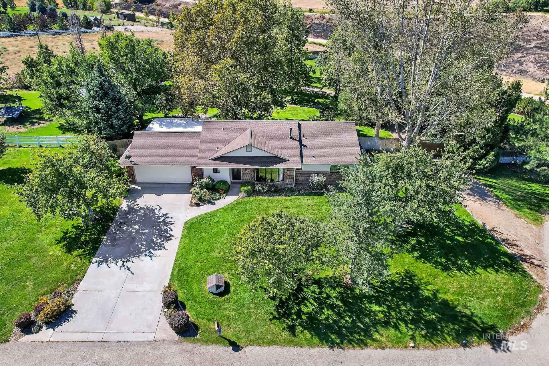 3461 W Davis, Meridian, Idaho 83642, 3 Bedrooms, 2.5 Bathrooms, Residential For Sale, Price $665,000, 98961851