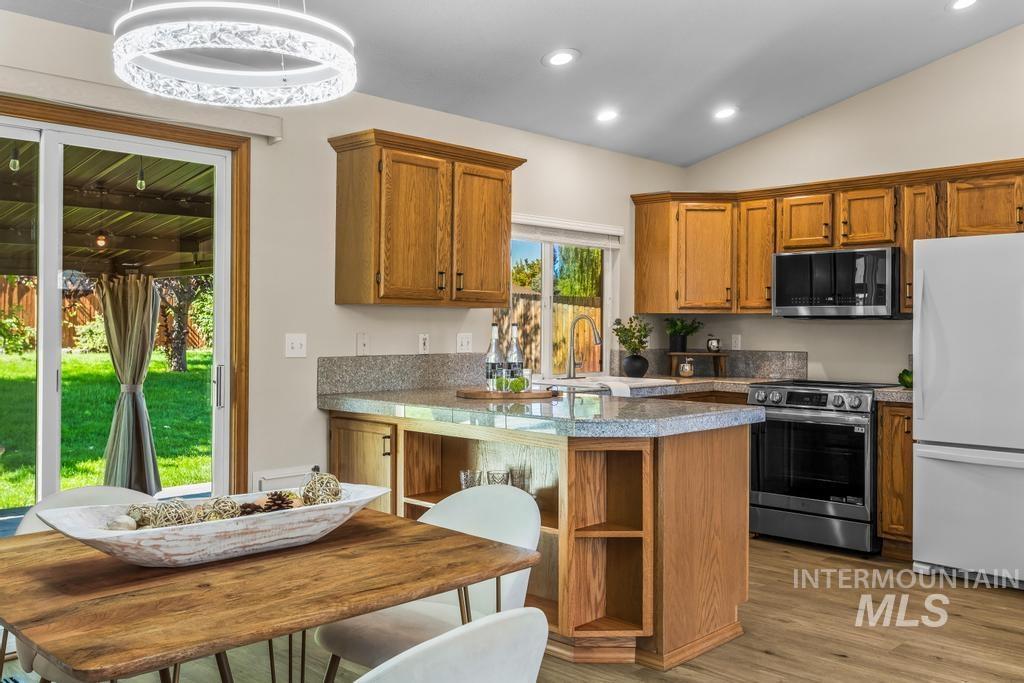 713 S Winthrop Way, Boise, Idaho 83709, 4 Bedrooms, 2.5 Bathrooms, Residential For Sale, Price $478,000, 98961852