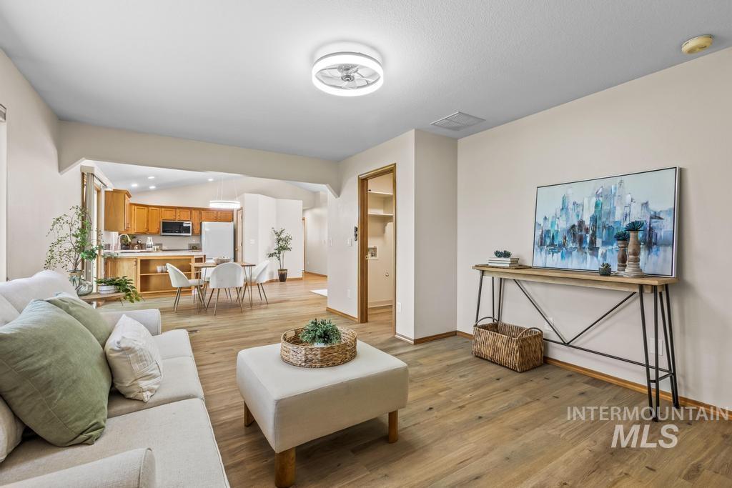 713 S Winthrop Way, Boise, Idaho 83709, 4 Bedrooms, 2.5 Bathrooms, Residential For Sale, Price $478,000, 98961852