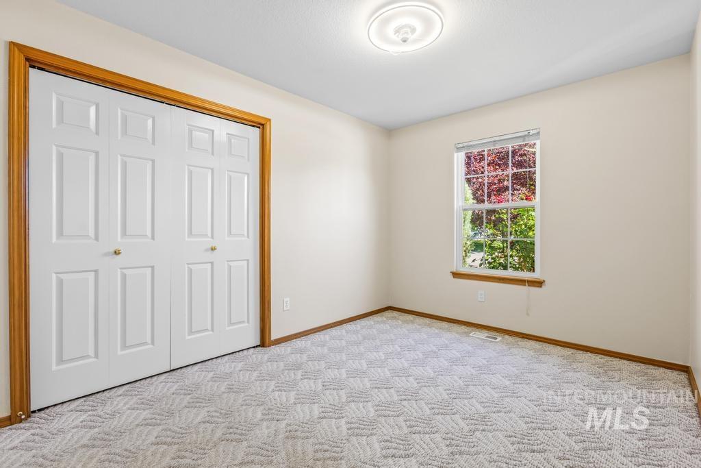 713 S Winthrop Way, Boise, Idaho 83709, 4 Bedrooms, 2.5 Bathrooms, Residential For Sale, Price $478,000, 98961852