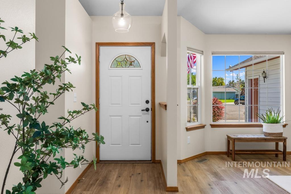 713 S Winthrop Way, Boise, Idaho 83709, 4 Bedrooms, 2.5 Bathrooms, Residential For Sale, Price $478,000, 98961852