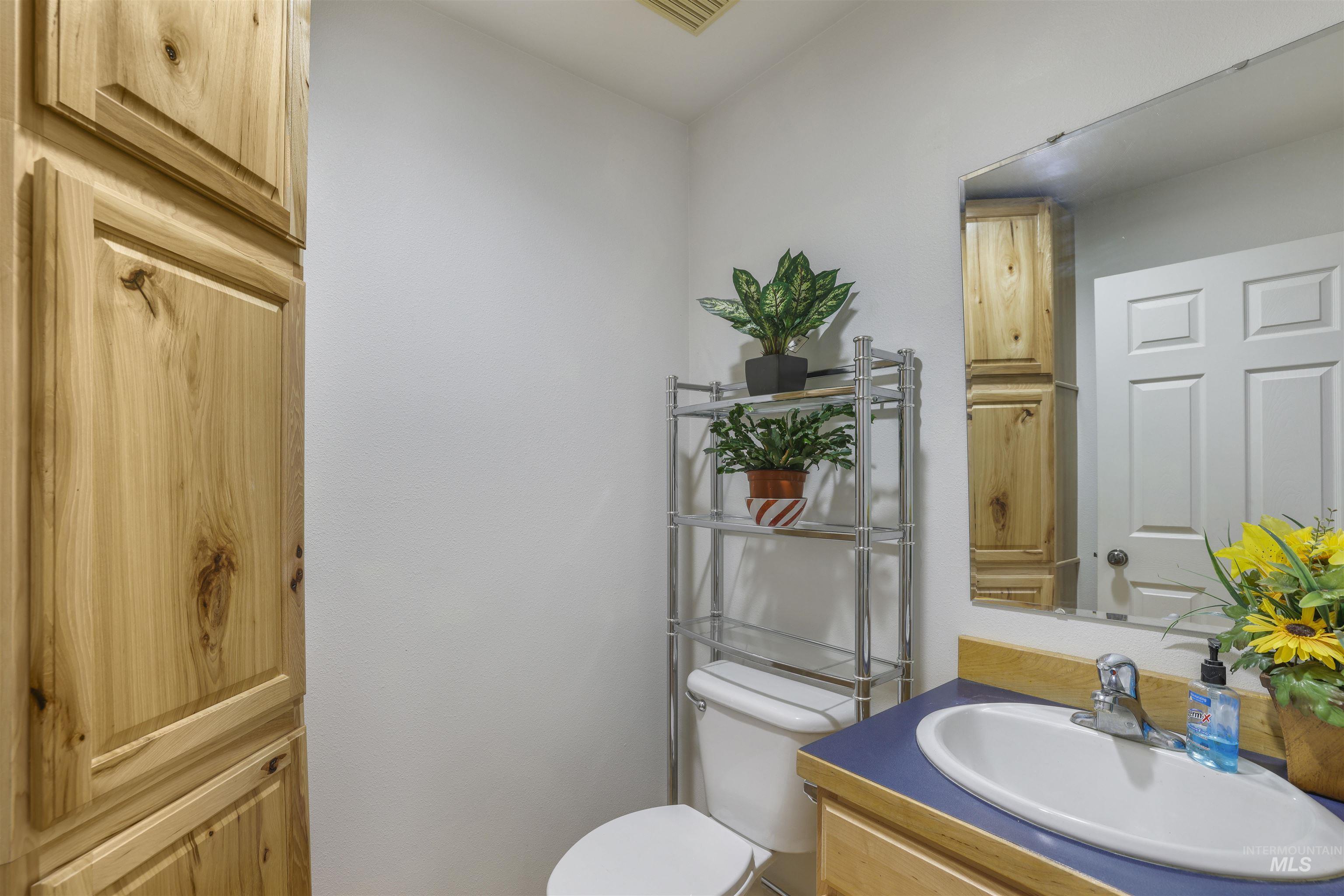 577 Hunter Ave, Twin Falls, Idaho 83301, 4 Bedrooms, 2.5 Bathrooms, Residential For Sale, Price $380,000, 98961856