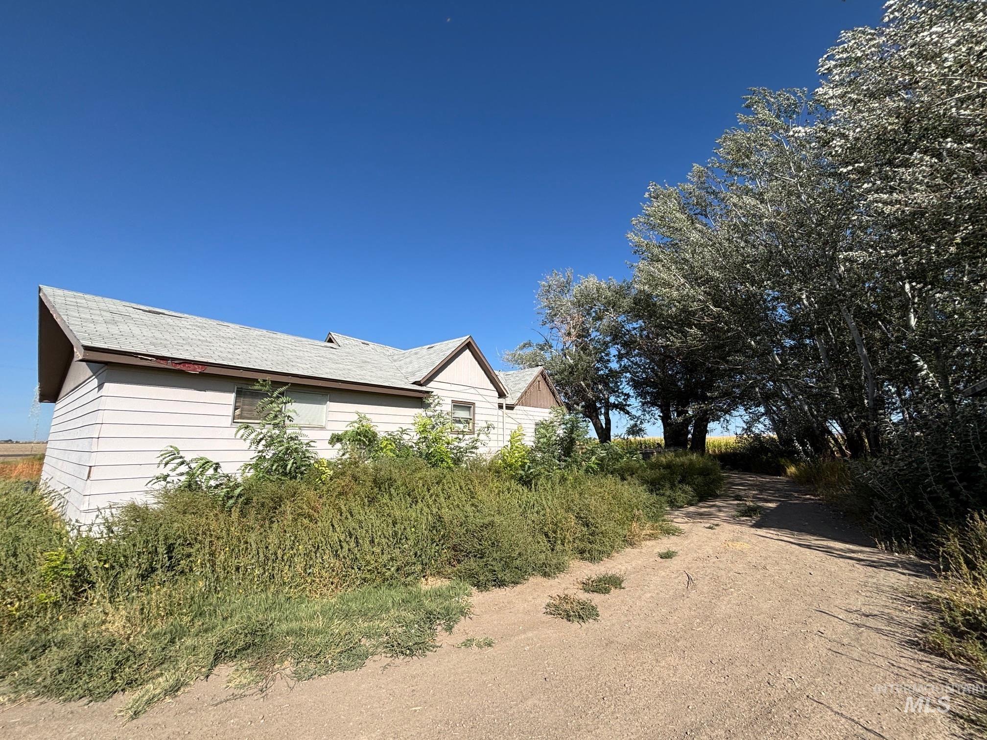 View of home's exterior