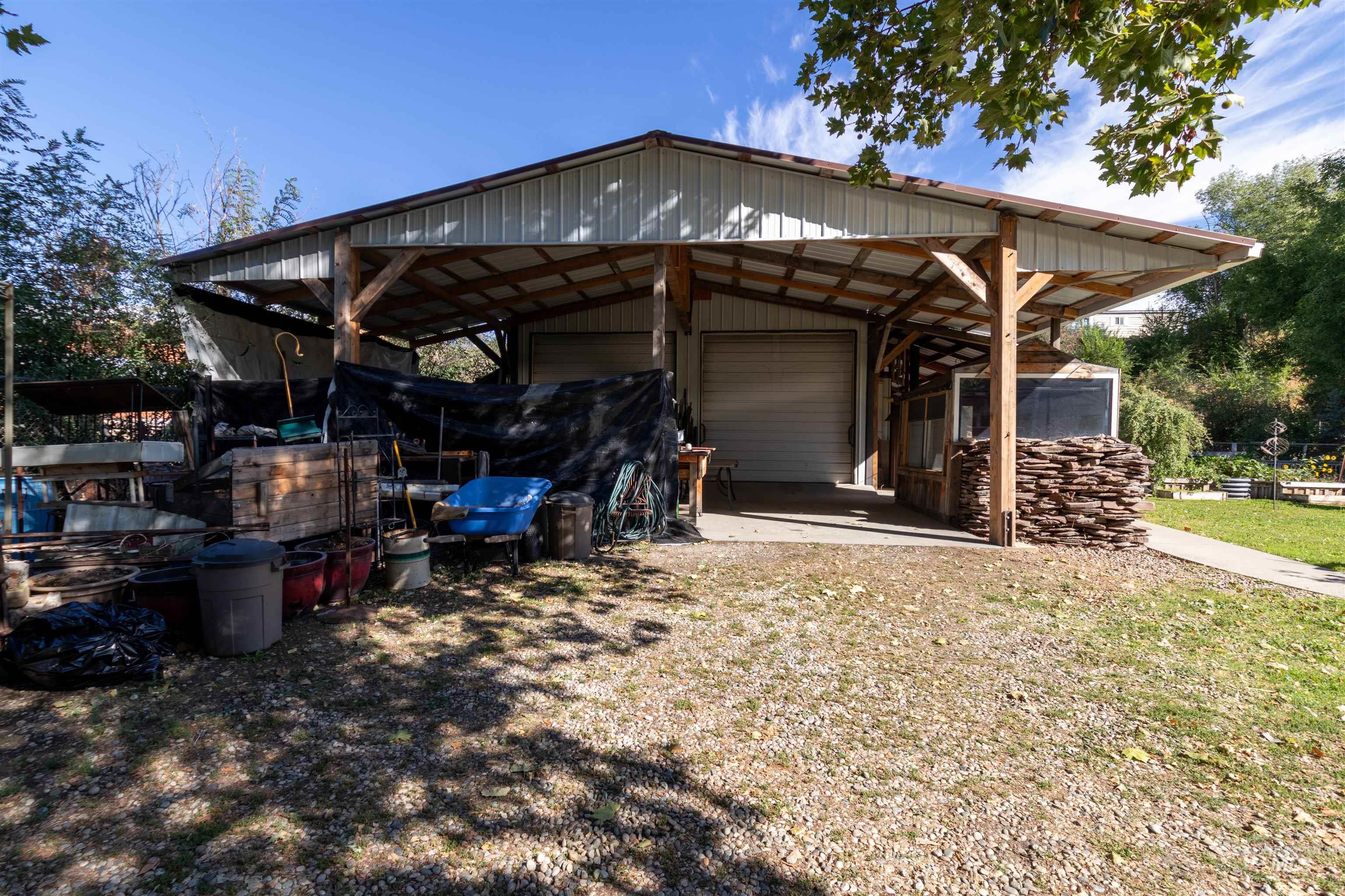 24'x50', 220 power, heated & insulated, carport