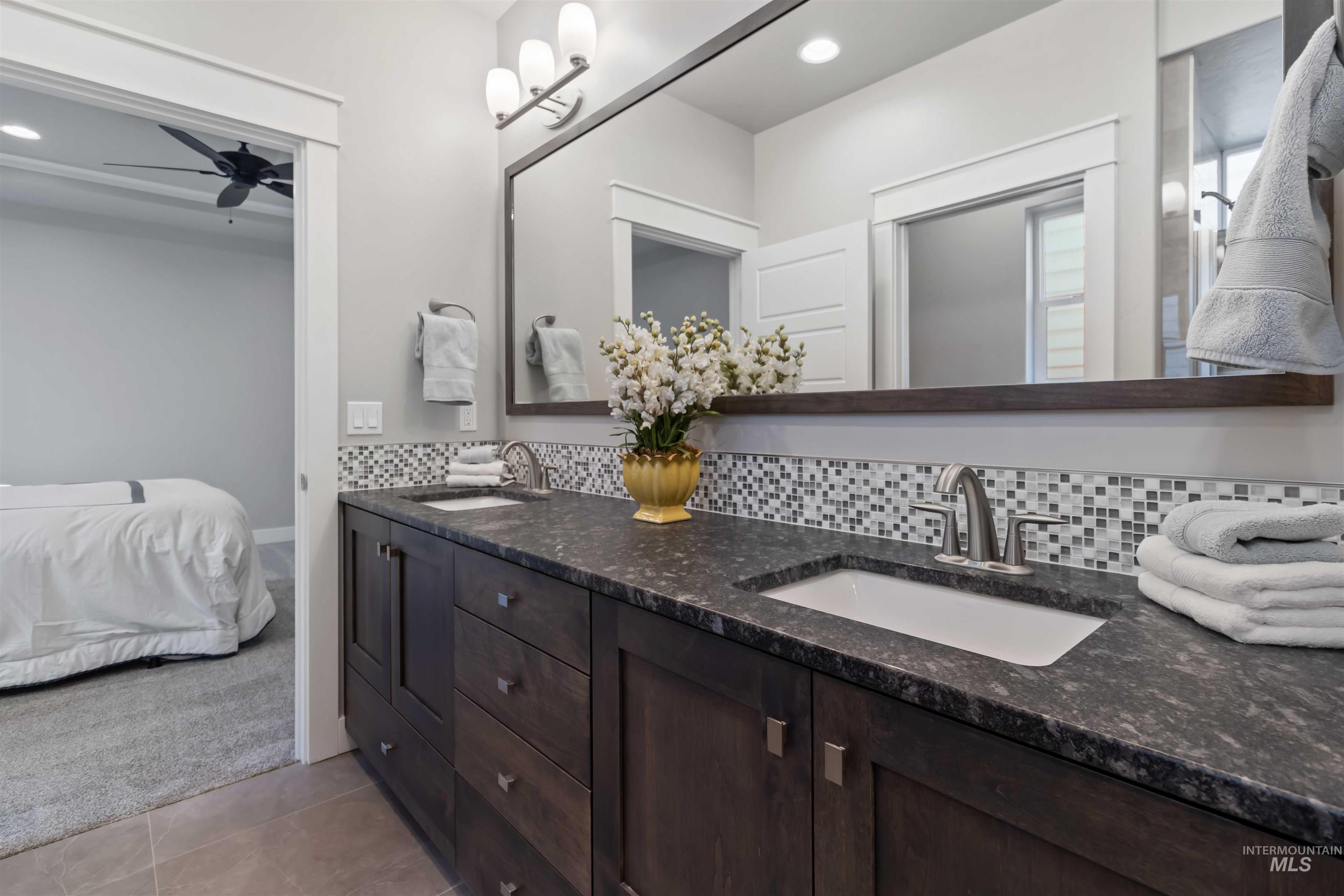 3918 W Sunny Cove Ln., Meridian, Idaho 83646, 2 Bedrooms, 2 Bathrooms, Residential For Sale, Price $539,900, 98961872