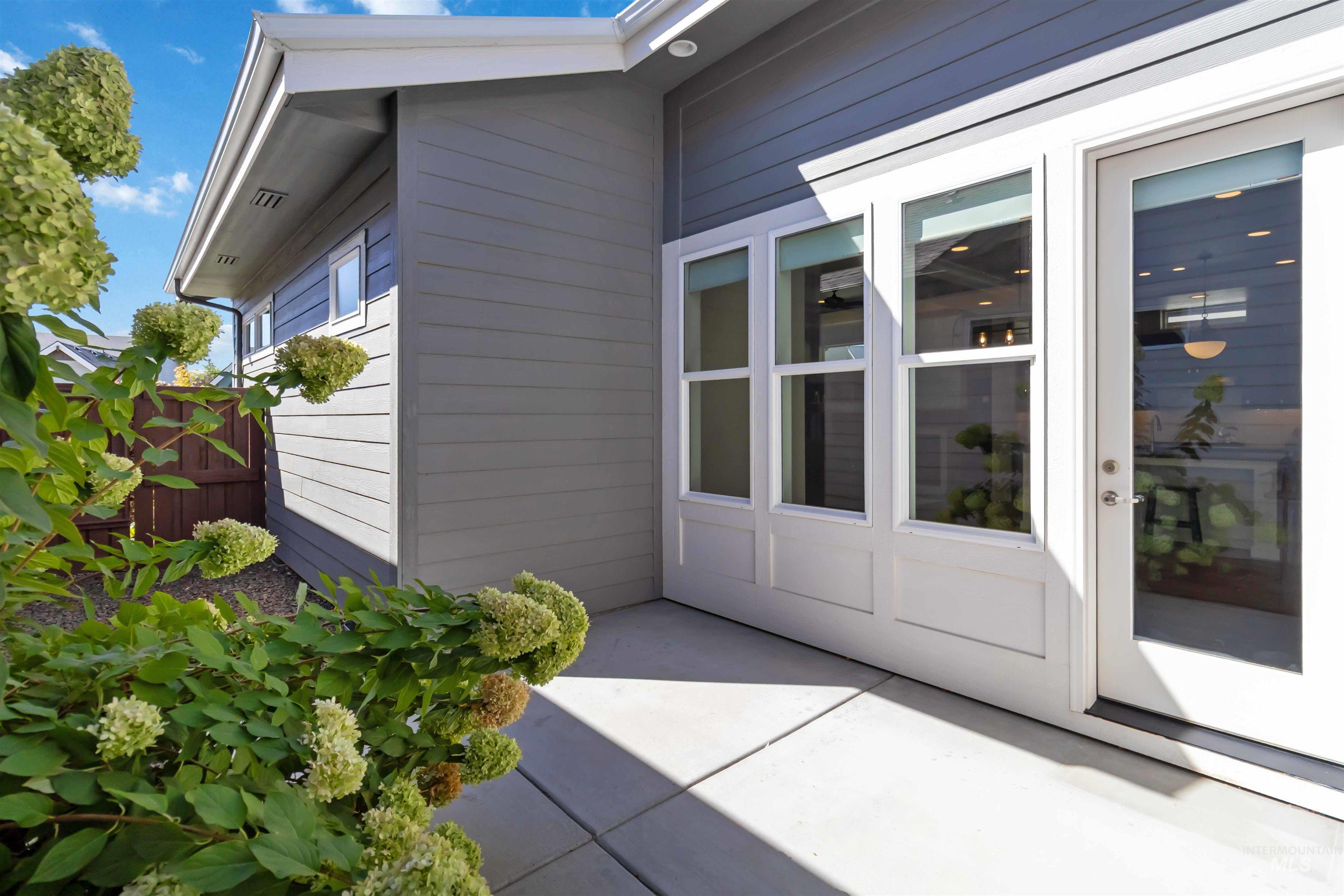 3918 W Sunny Cove Ln., Meridian, Idaho 83646, 2 Bedrooms, 2 Bathrooms, Residential For Sale, Price $539,900, 98961872