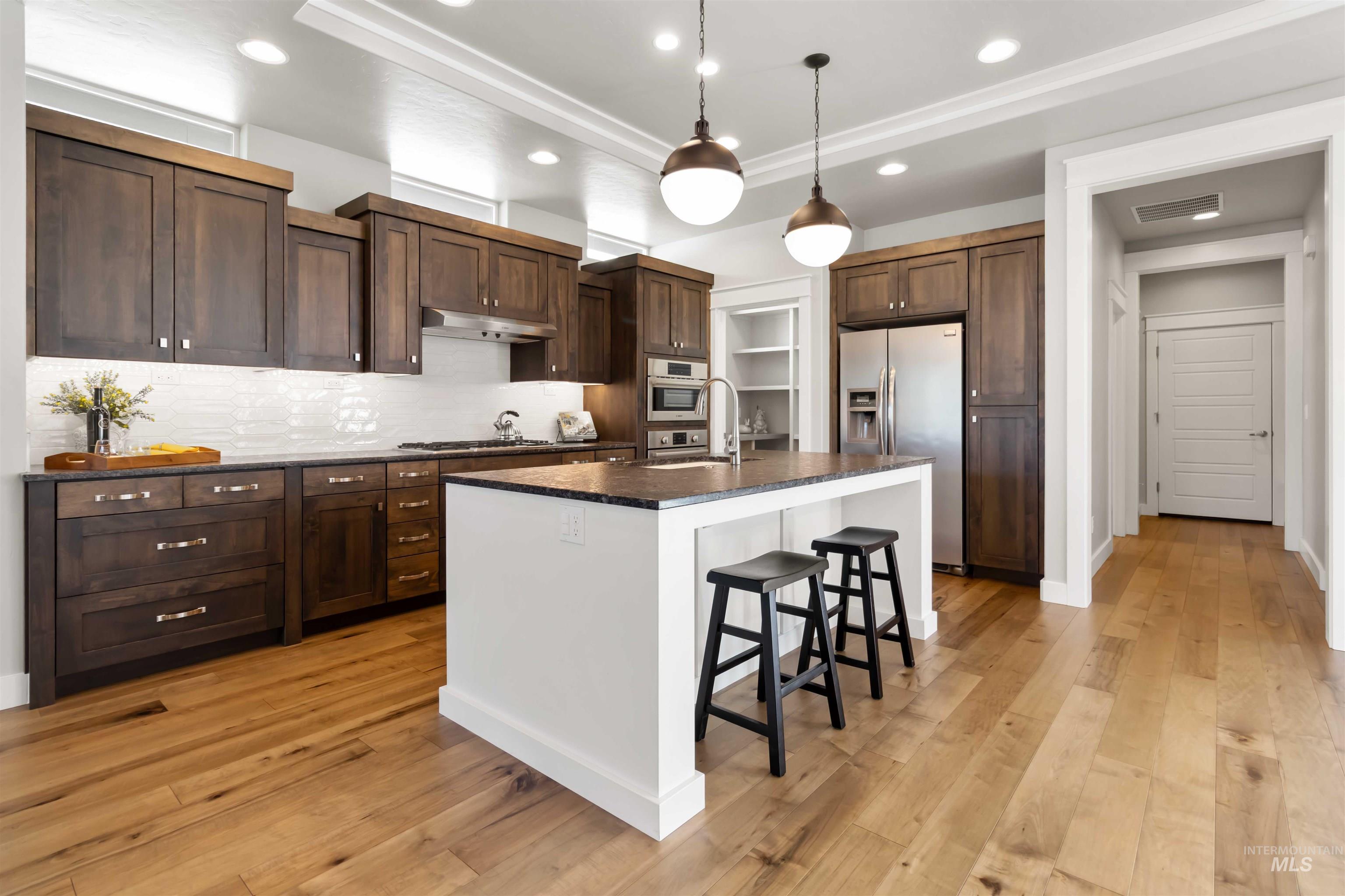 3918 W Sunny Cove Ln., Meridian, Idaho 83646, 2 Bedrooms, 2 Bathrooms, Residential For Sale, Price $539,900, 98961872