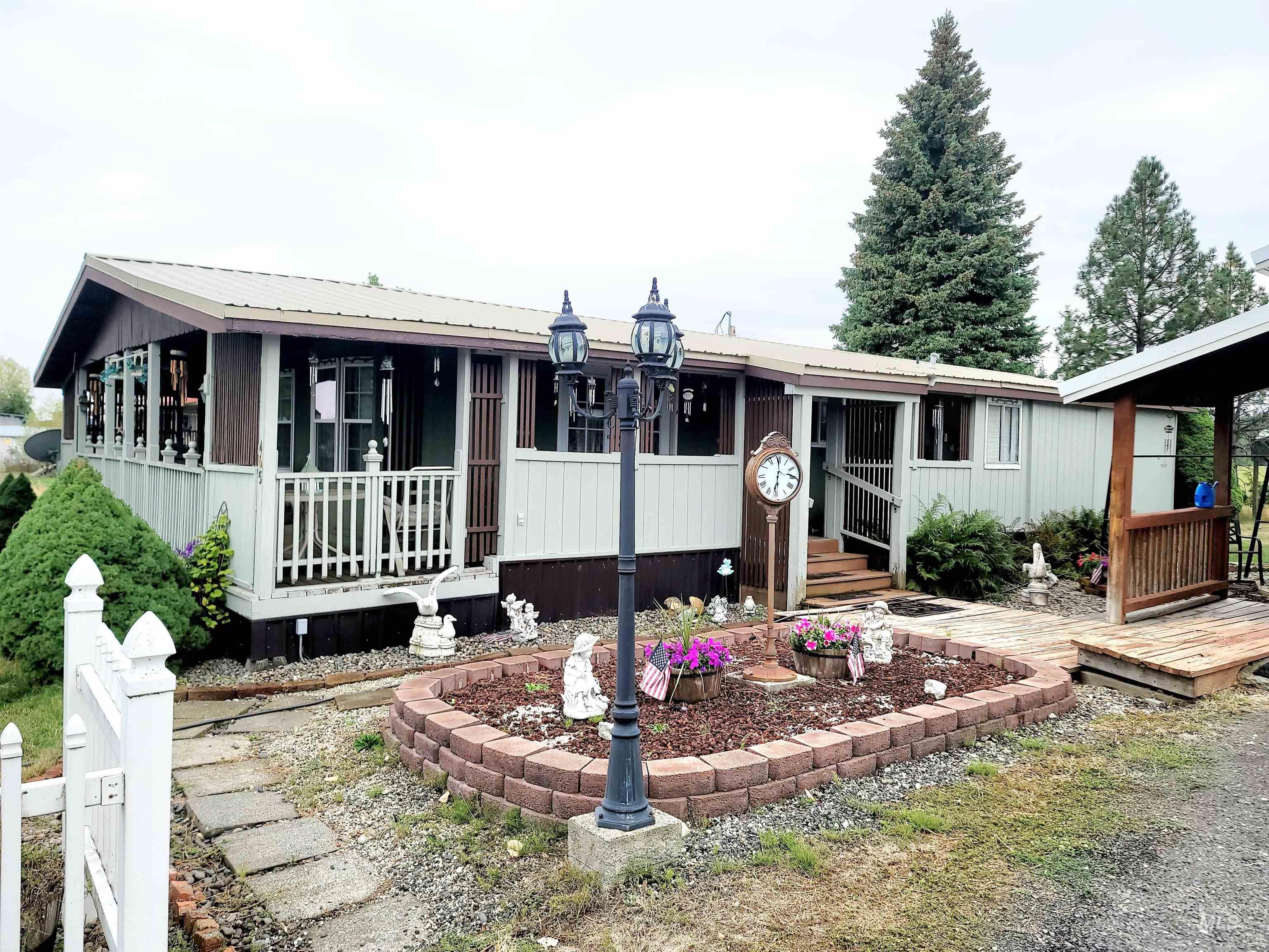 405 N 2nd St. W, Weippe, Idaho 83553, 4 Bedrooms, 2 Bathrooms, Residential For Sale, Price $230,000, 98961884