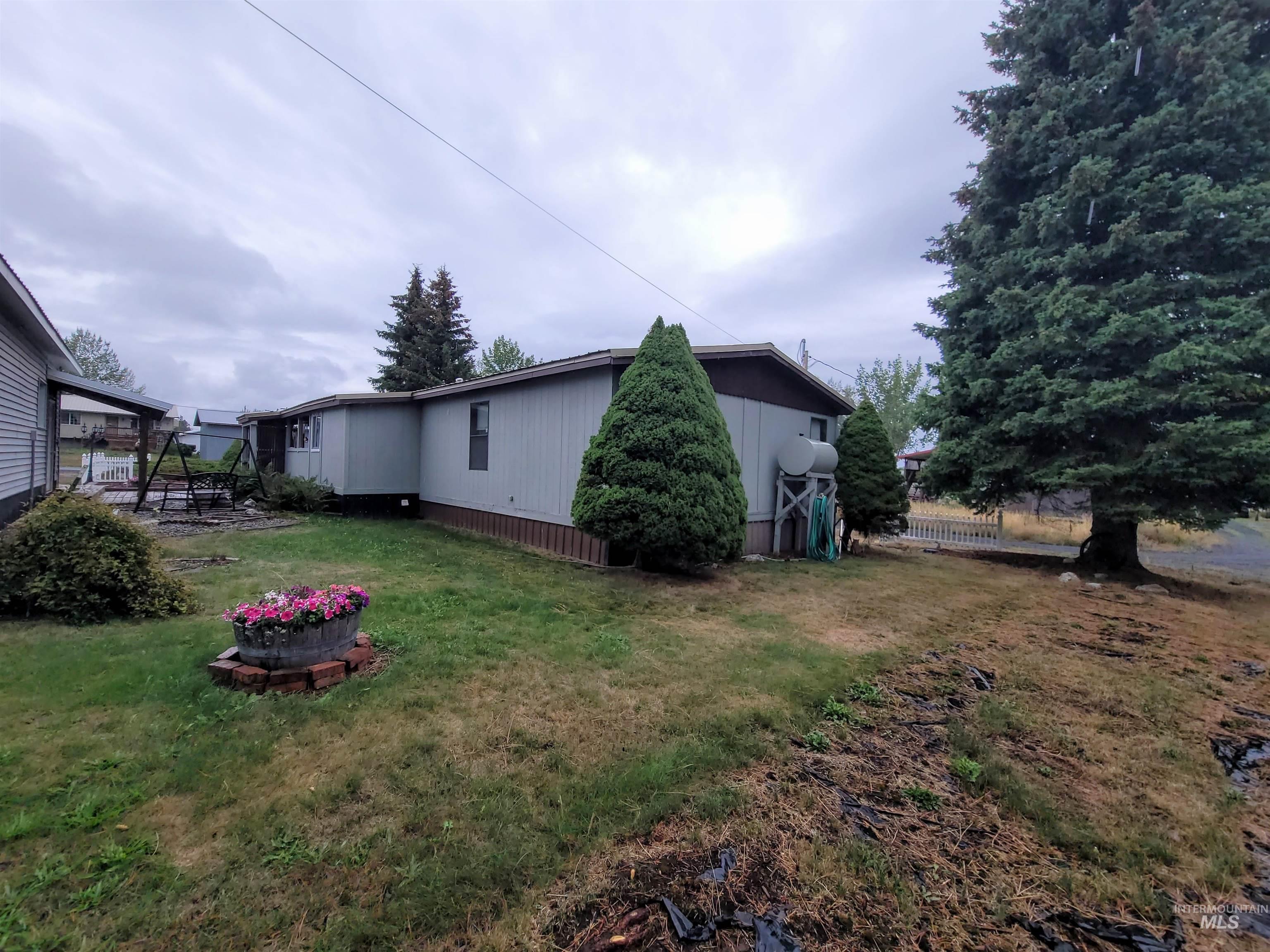 405 N 2nd St. W, Weippe, Idaho 83553, 4 Bedrooms, 2 Bathrooms, Residential For Sale, Price $230,000, 98961884