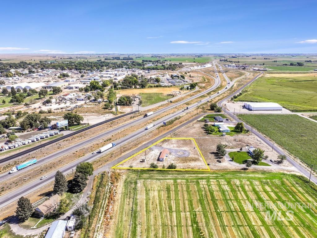 Aerial overview of property's location featuring property boundaries highlighted