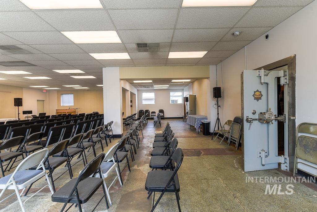 Misc room featuring a paneled ceiling