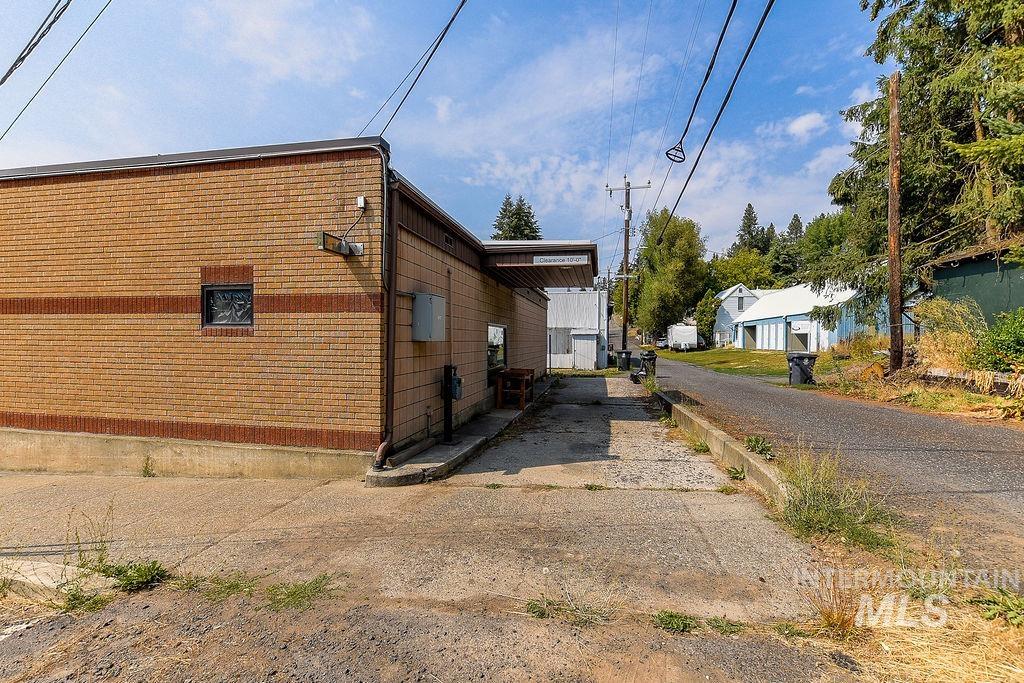 View of side of home