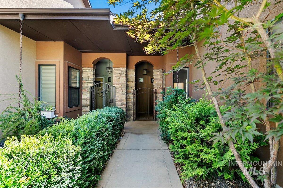161 E Cholla Hills St, Meridian, Idaho 83646, 2 Bedrooms, 2 Bathrooms, Residential For Sale, Price $425,000, 98961920