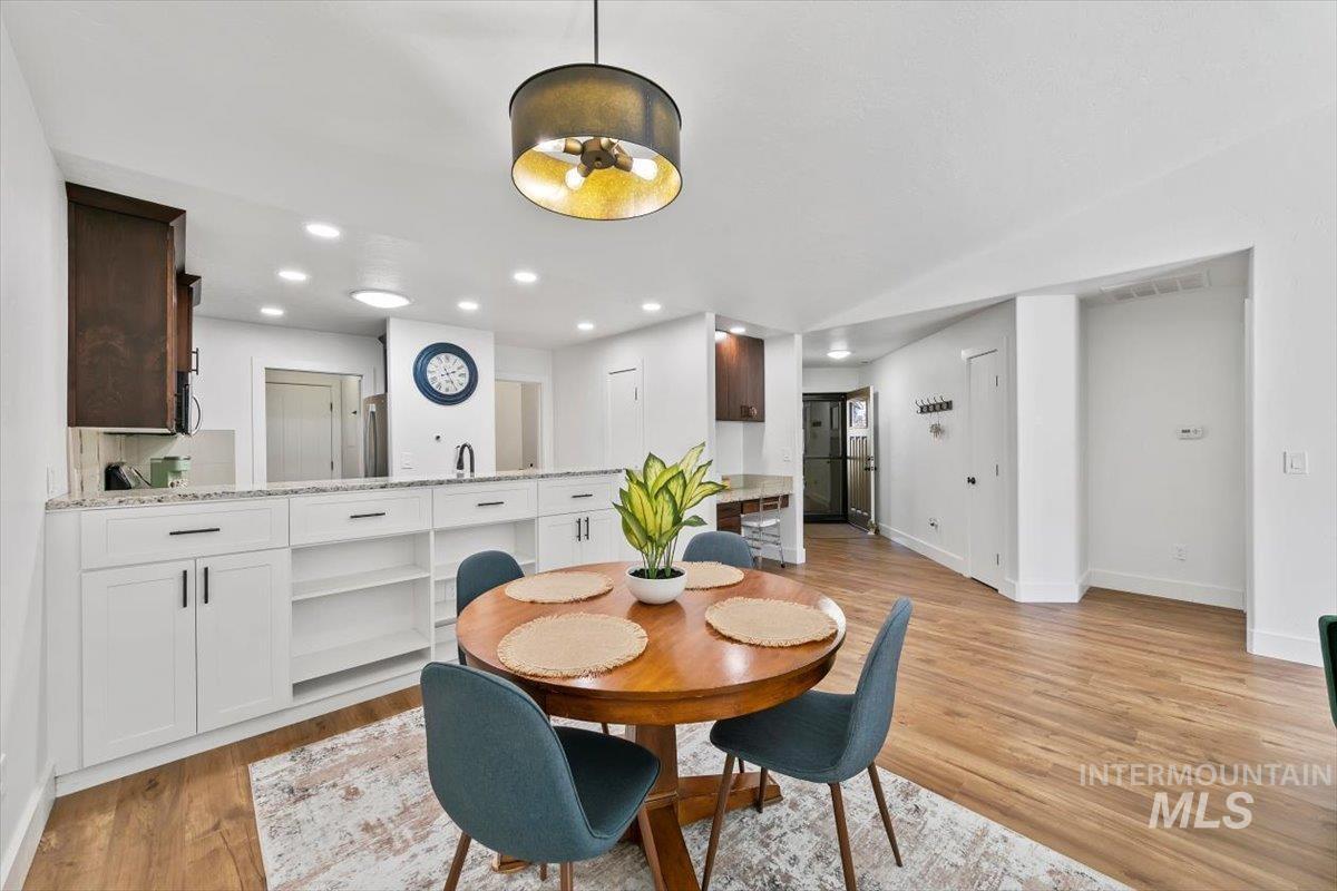 161 E Cholla Hills St, Meridian, Idaho 83646, 2 Bedrooms, 2 Bathrooms, Residential For Sale, Price $425,000, 98961920