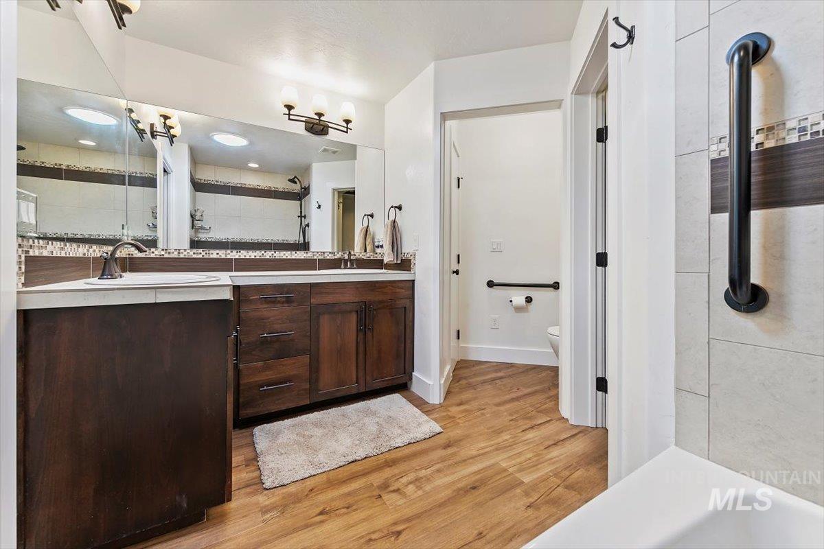 161 E Cholla Hills St, Meridian, Idaho 83646, 2 Bedrooms, 2 Bathrooms, Residential For Sale, Price $425,000, 98961920