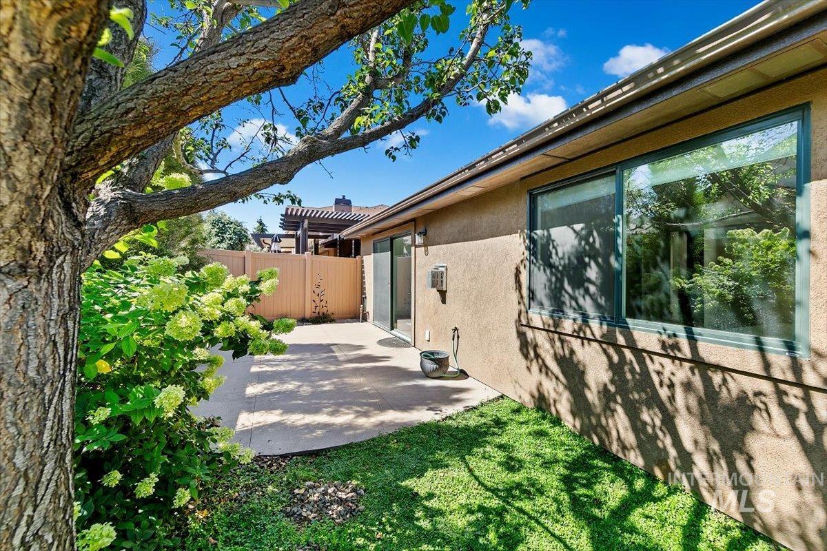 161 E Cholla Hills St, Meridian, Idaho 83646, 2 Bedrooms, 2 Bathrooms, Residential For Sale, Price $425,000, 98961920