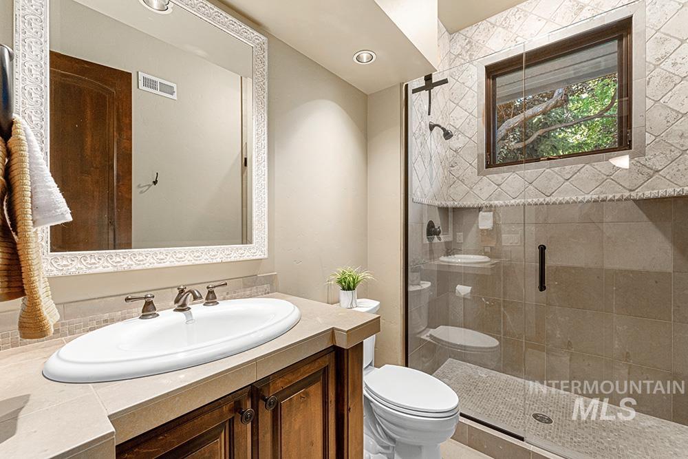 1292 E Prairie View Dr, Eagle, Idaho 83616, 5 Bedrooms, 6 Bathrooms, Residential For Sale, Price $1,698,000, 98961926