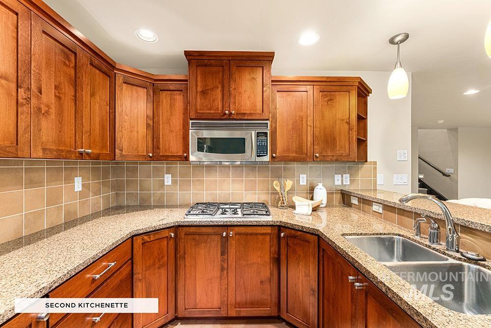 1292 E Prairie View Dr, Eagle, Idaho 83616, 5 Bedrooms, 6 Bathrooms, Residential For Sale, Price $1,698,000, 98961926
