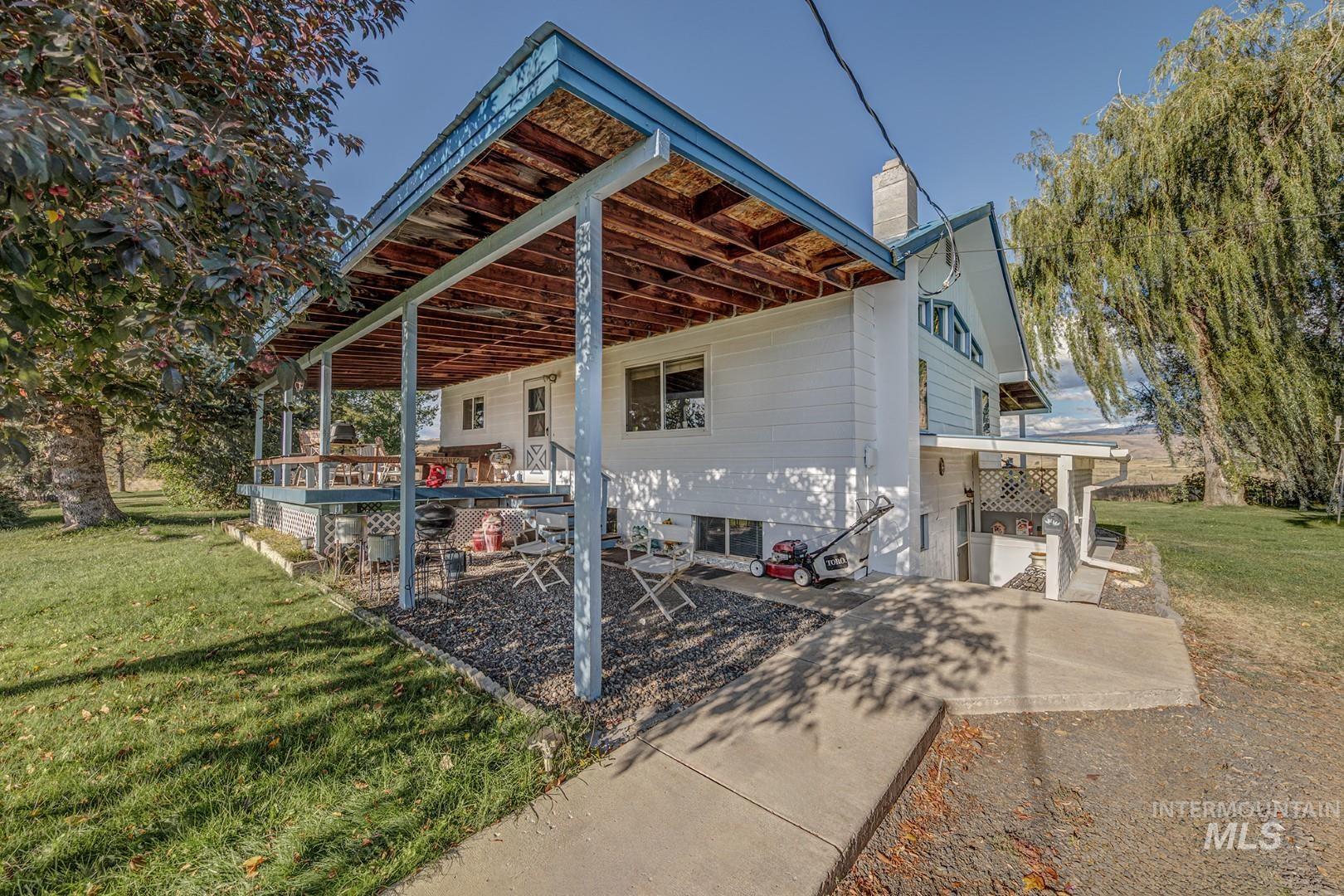 View of patio / terrace featuring a wooden deck