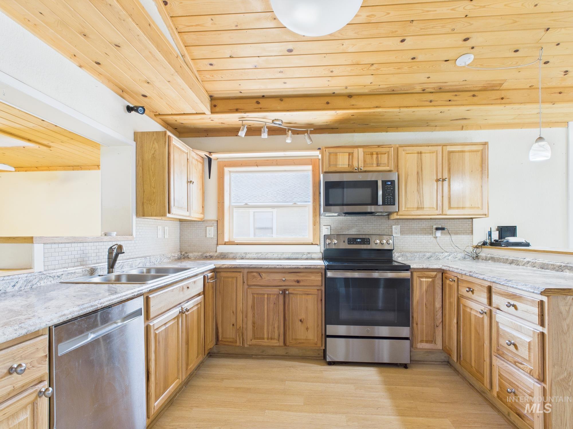 705 12th Street, Clarkston, Washington 99403, 4 Bedrooms, 2 Bathrooms, Residential For Sale, Price $355,000, 98961933